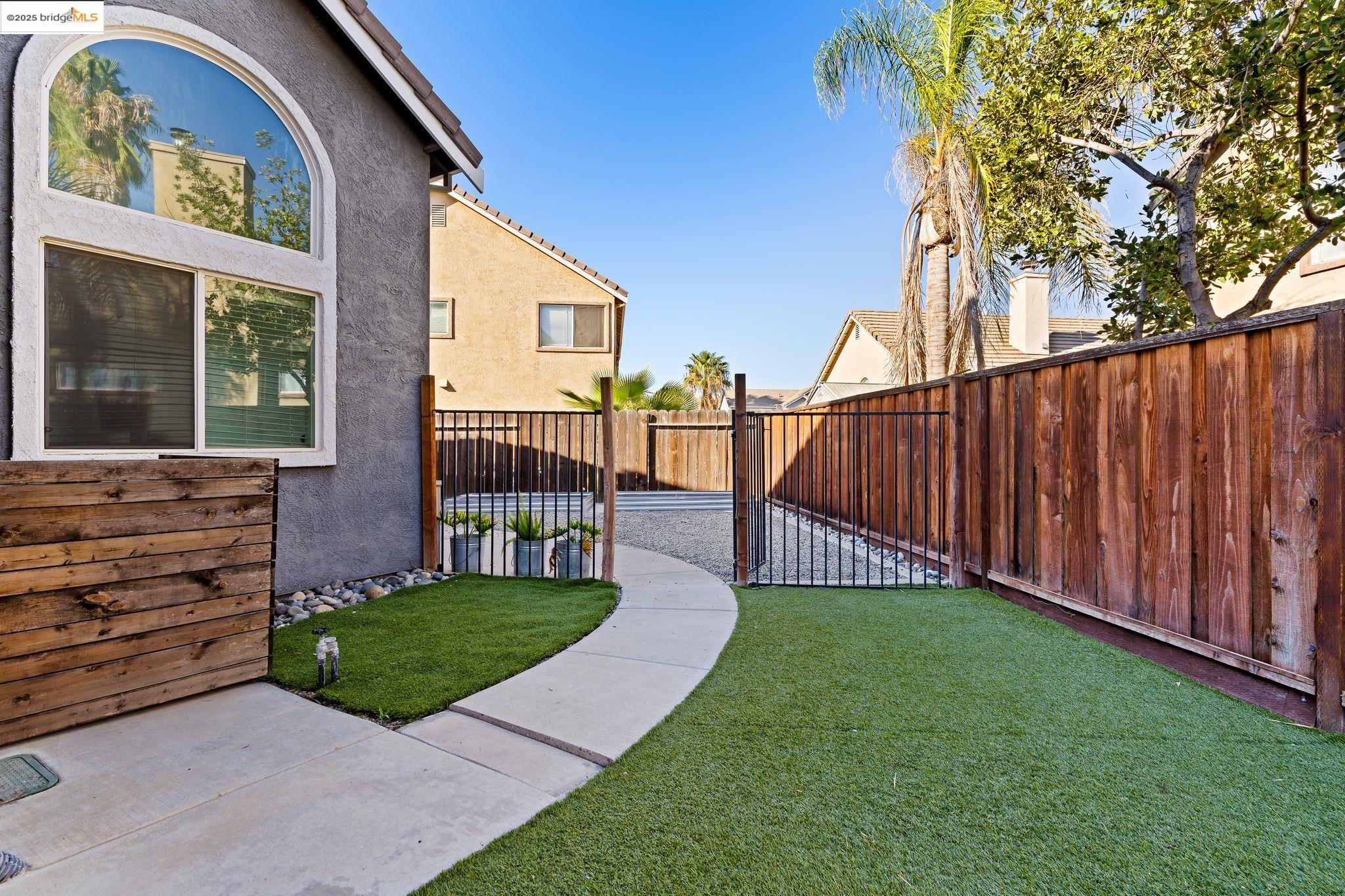 25 Rudder Ct