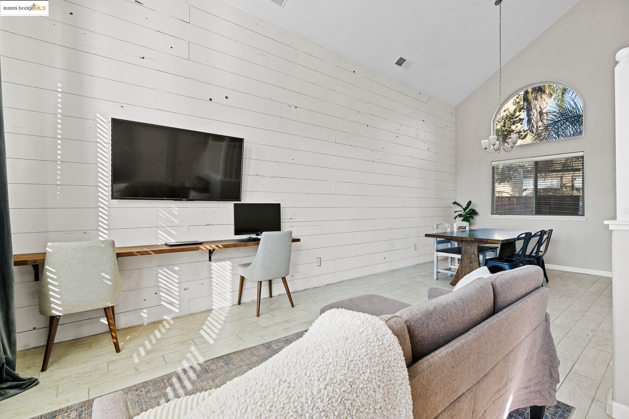 25 Rudder Ct