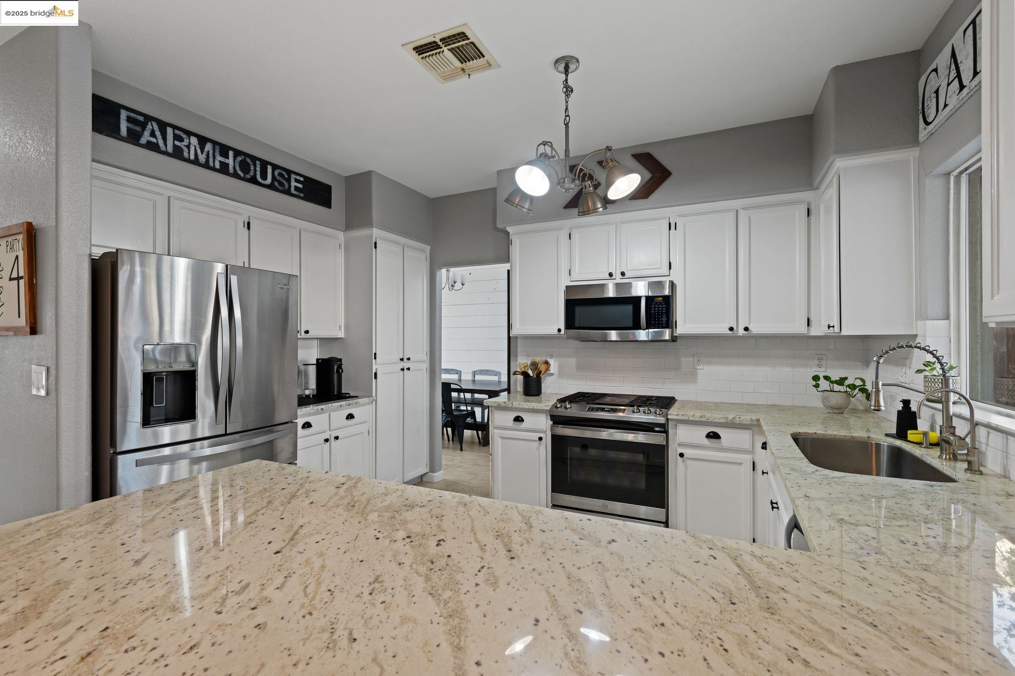 25 Rudder Ct