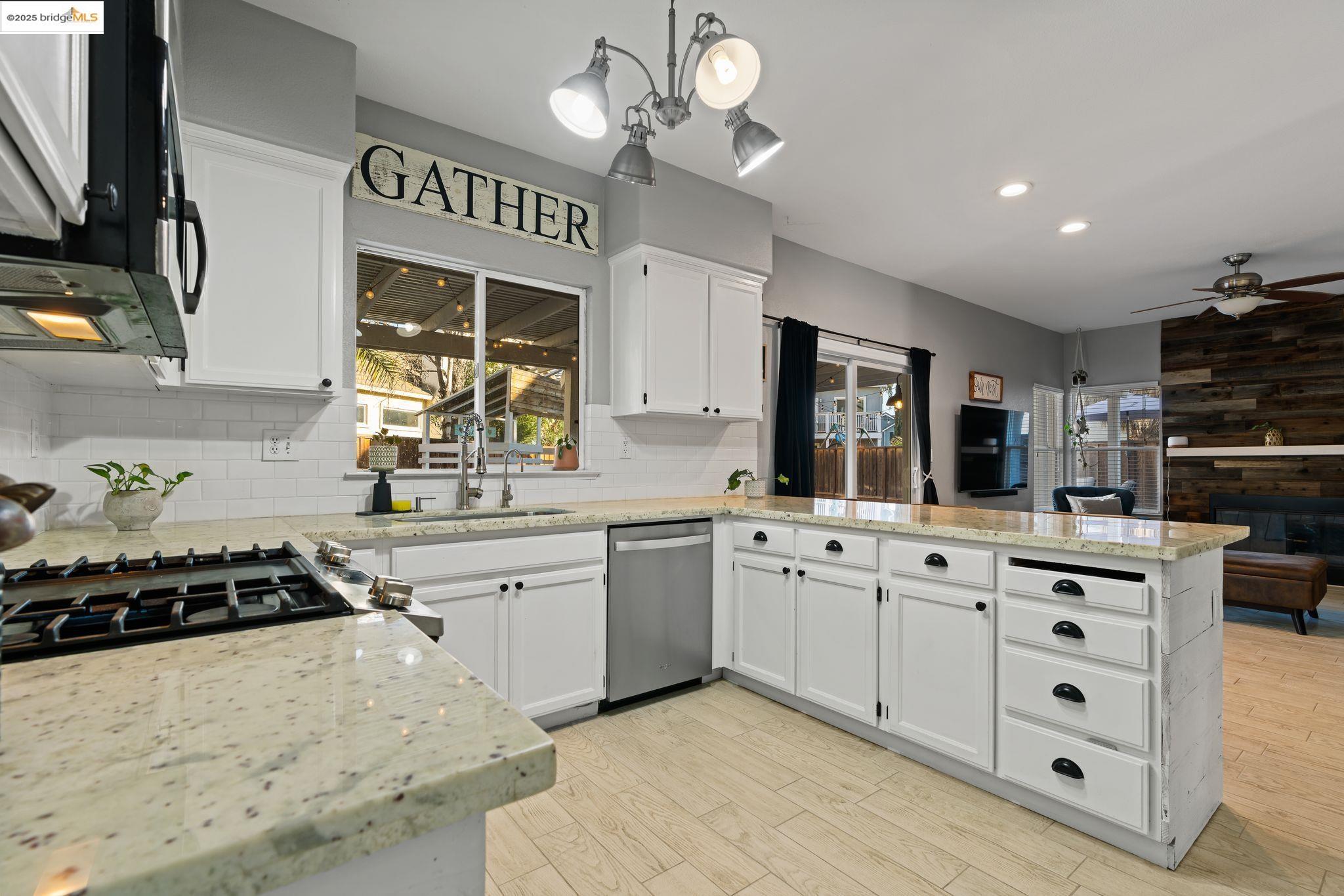 25 Rudder Ct