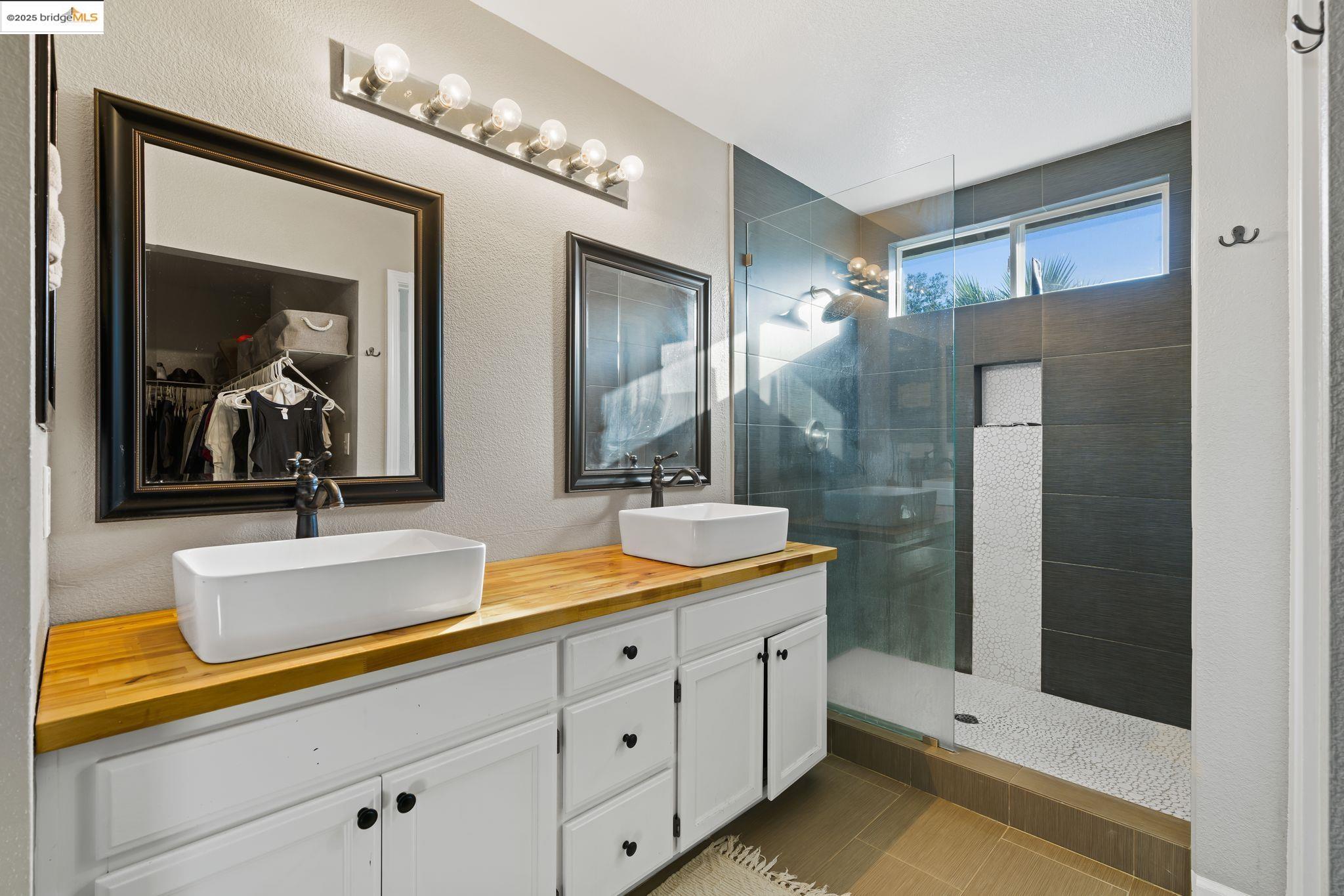 25 Rudder Ct