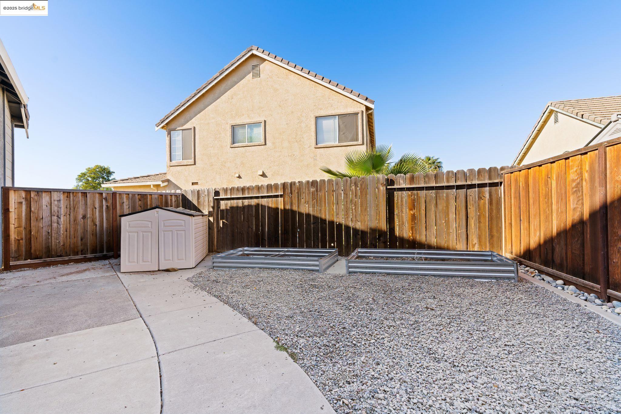 25 Rudder Ct