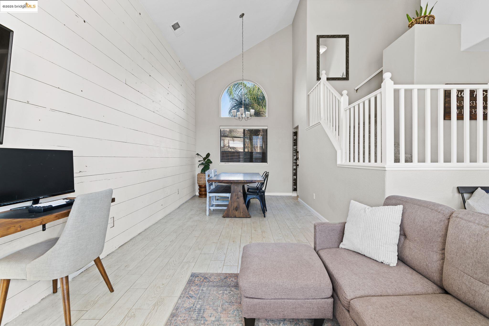 25 Rudder Ct