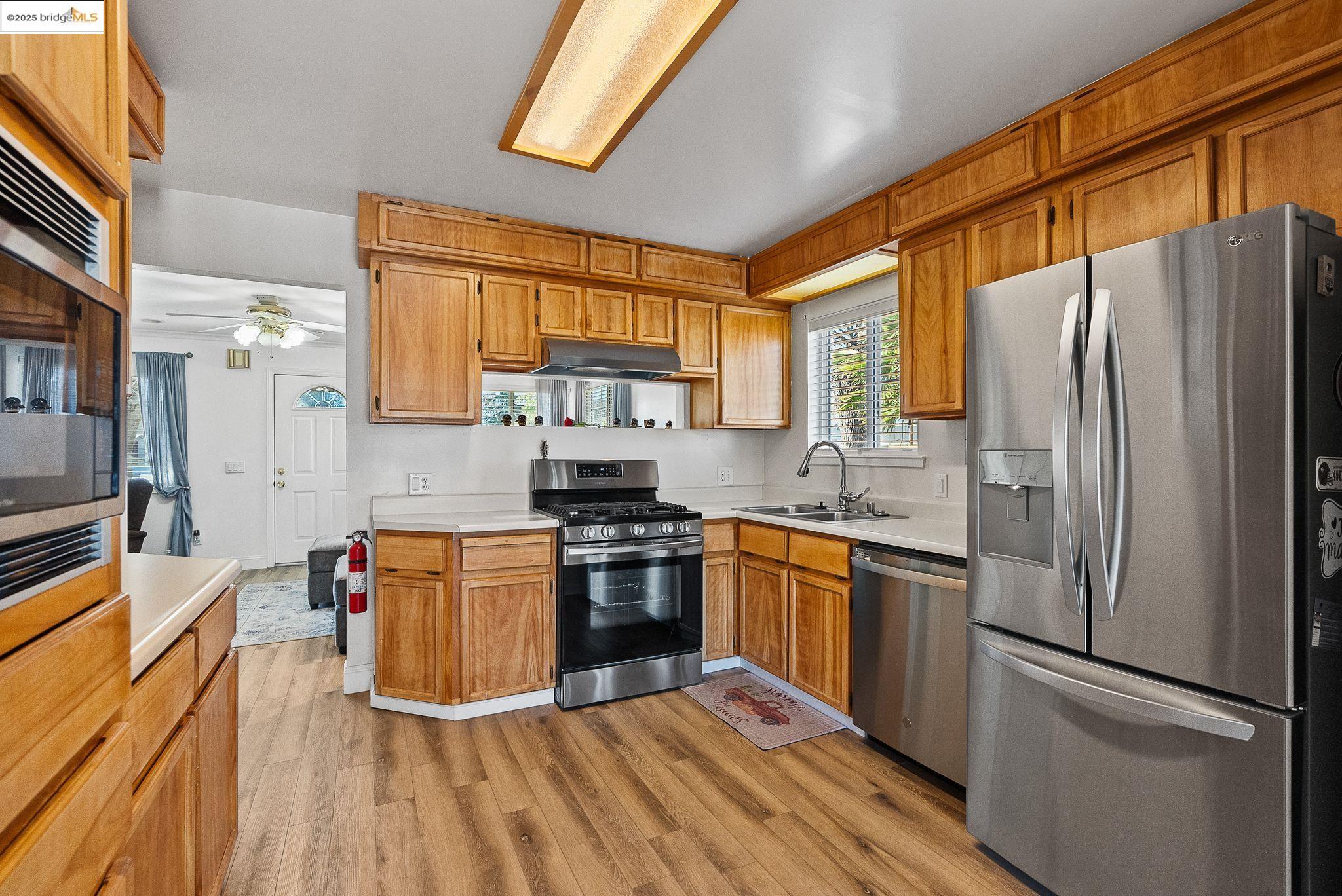 718 Sarah St
