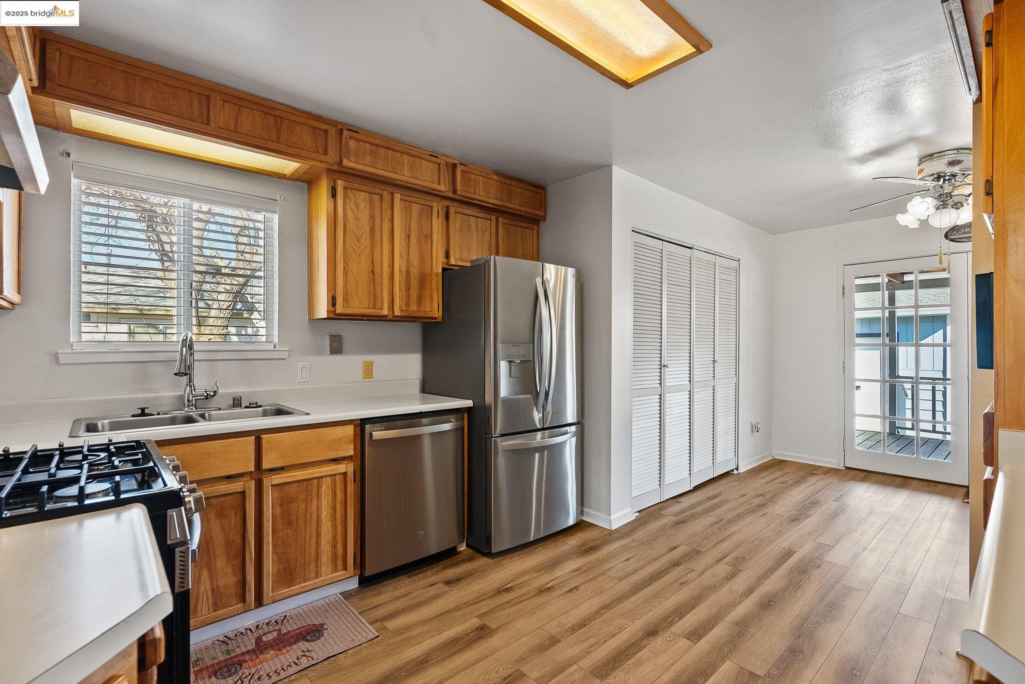 718 Sarah St