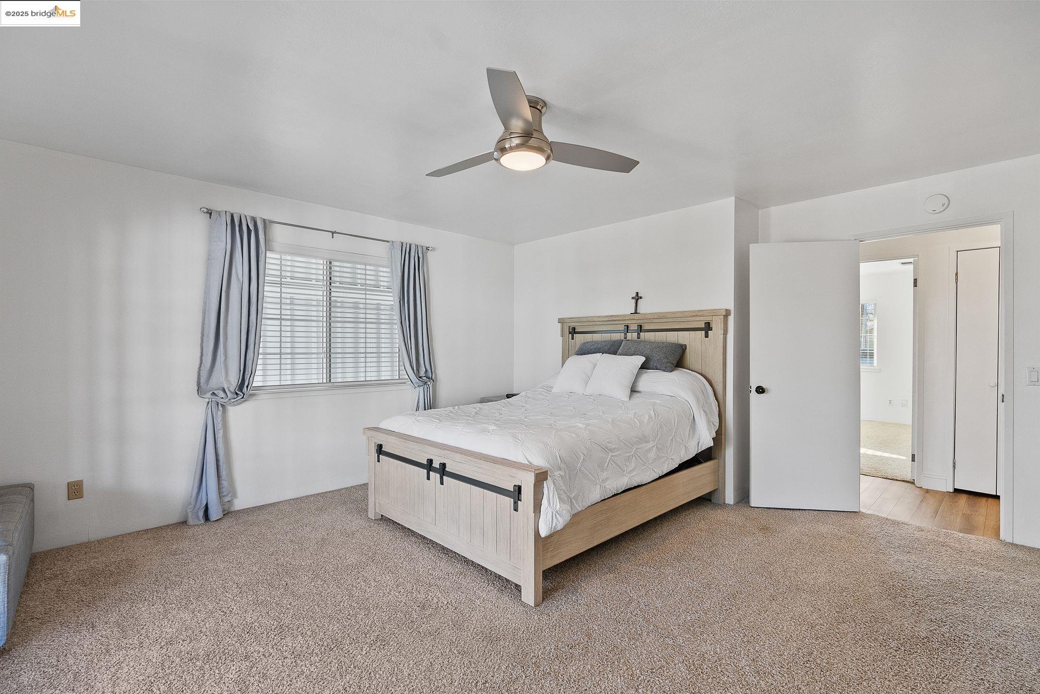 718 Sarah St