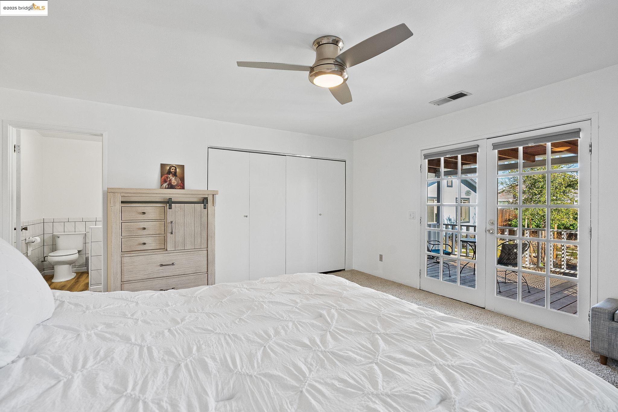 718 Sarah St