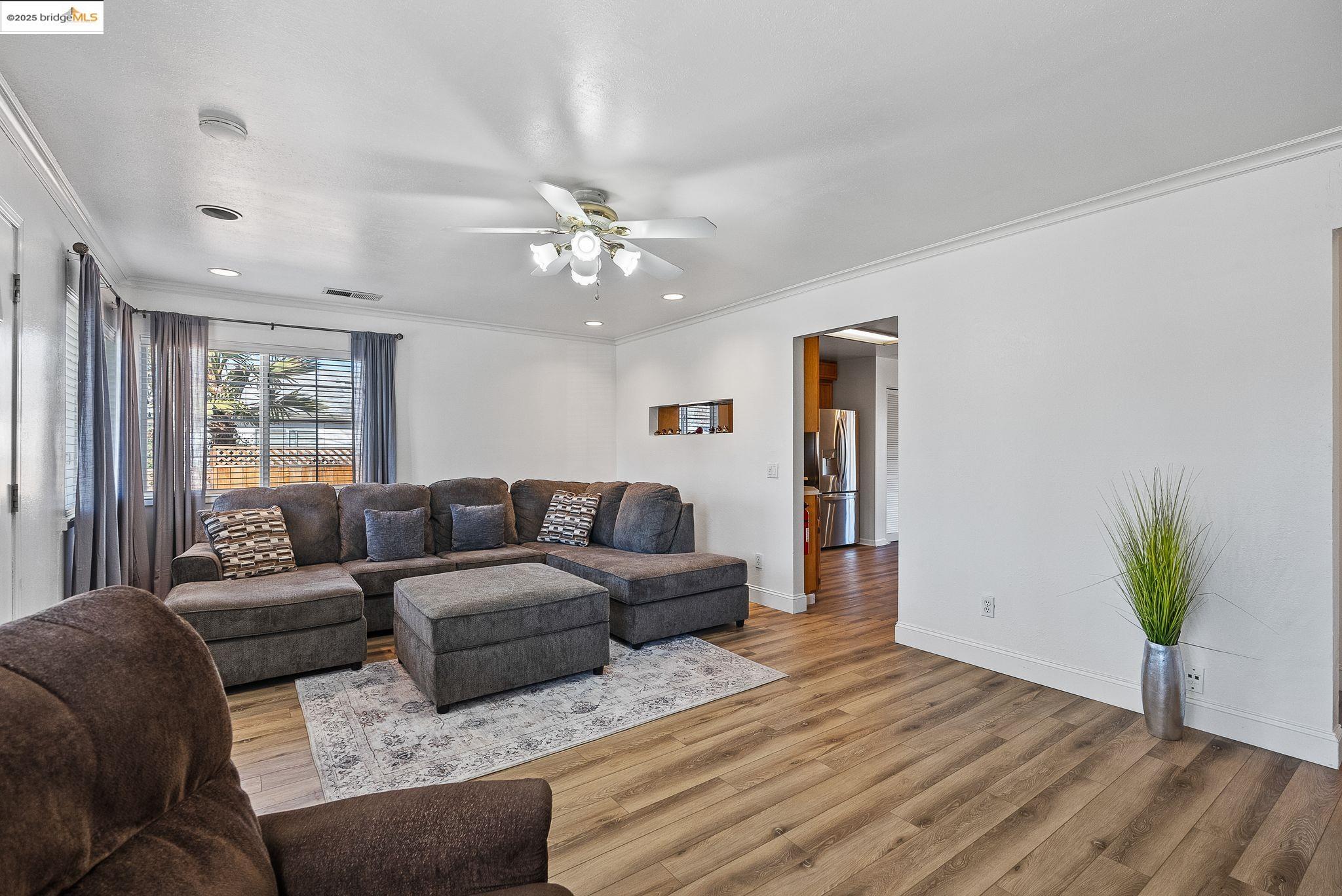 718 Sarah St