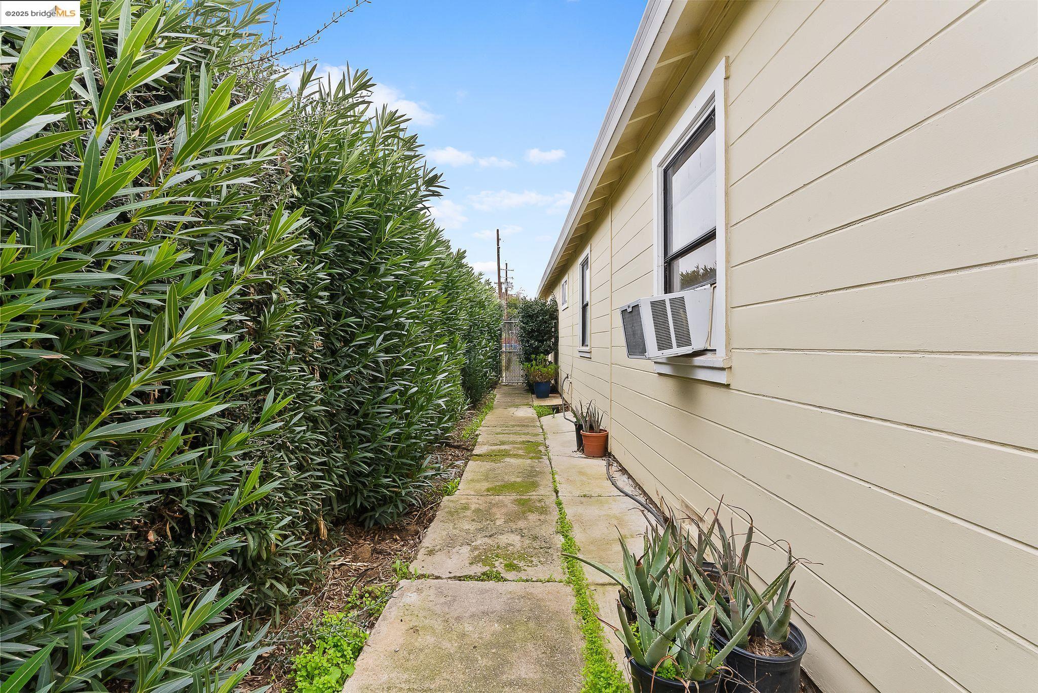 209 Rolando Ave