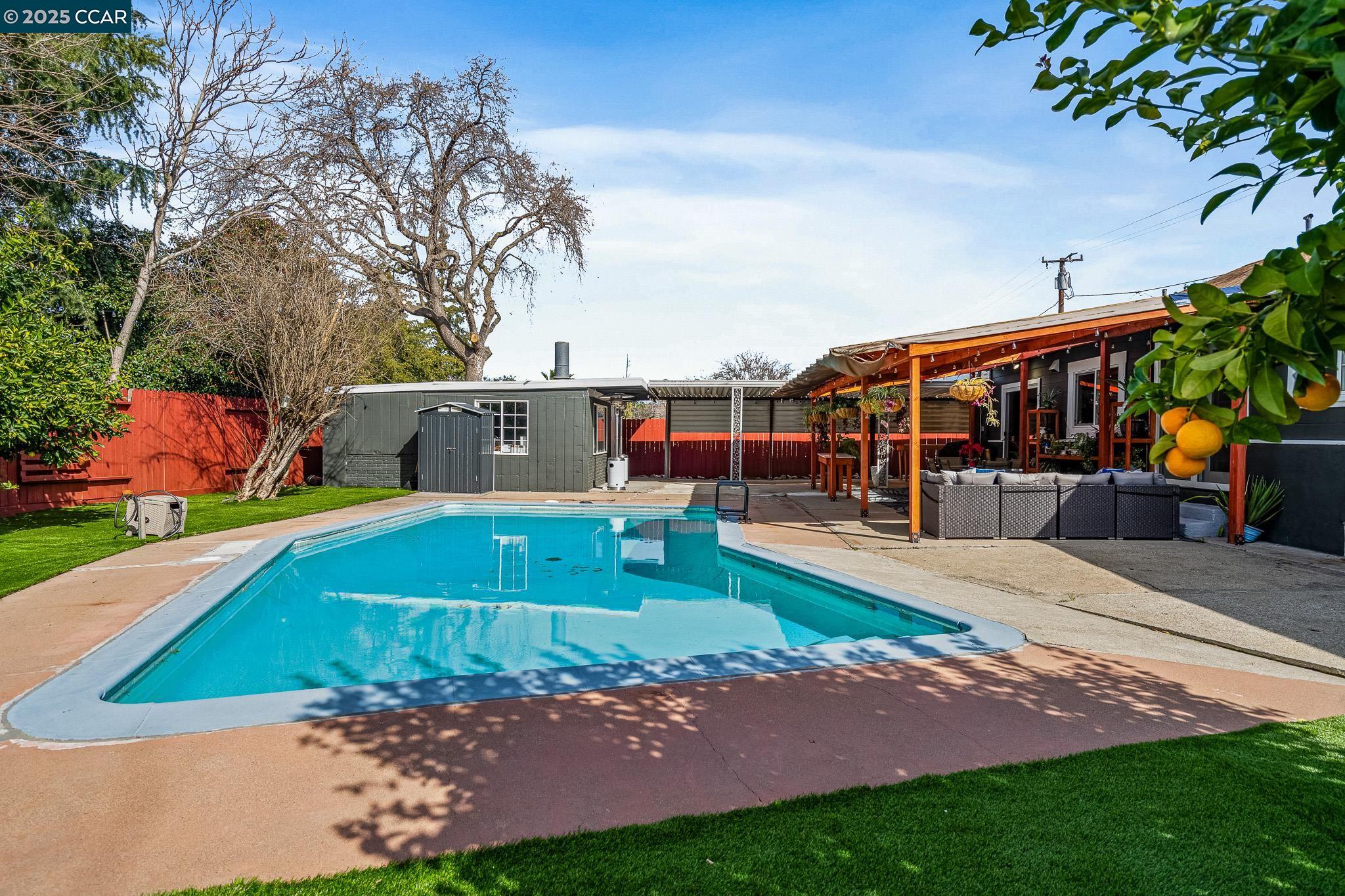 1525 Ayers Rd