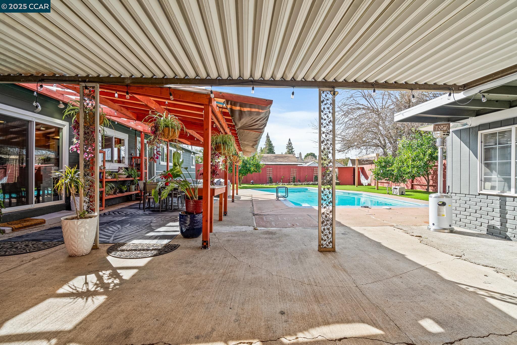 1525 Ayers Rd