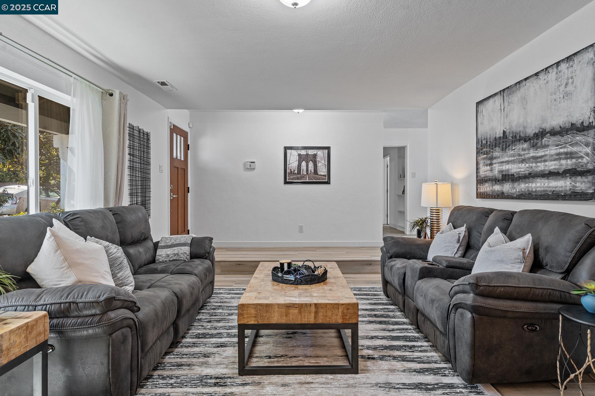1525 Ayers Rd