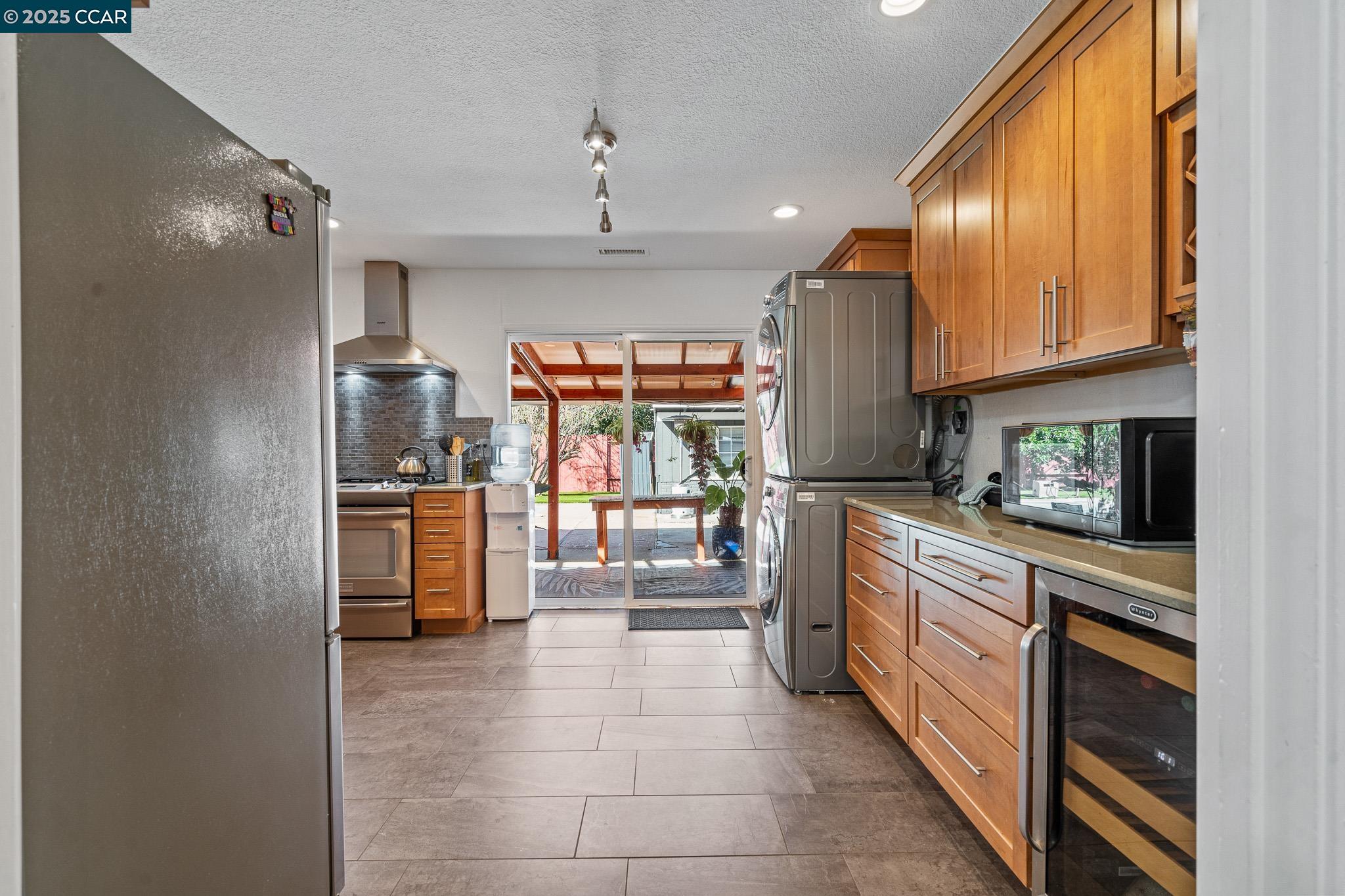 1525 Ayers Rd