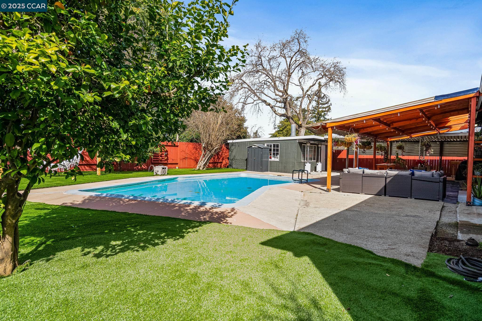 1525 Ayers Rd