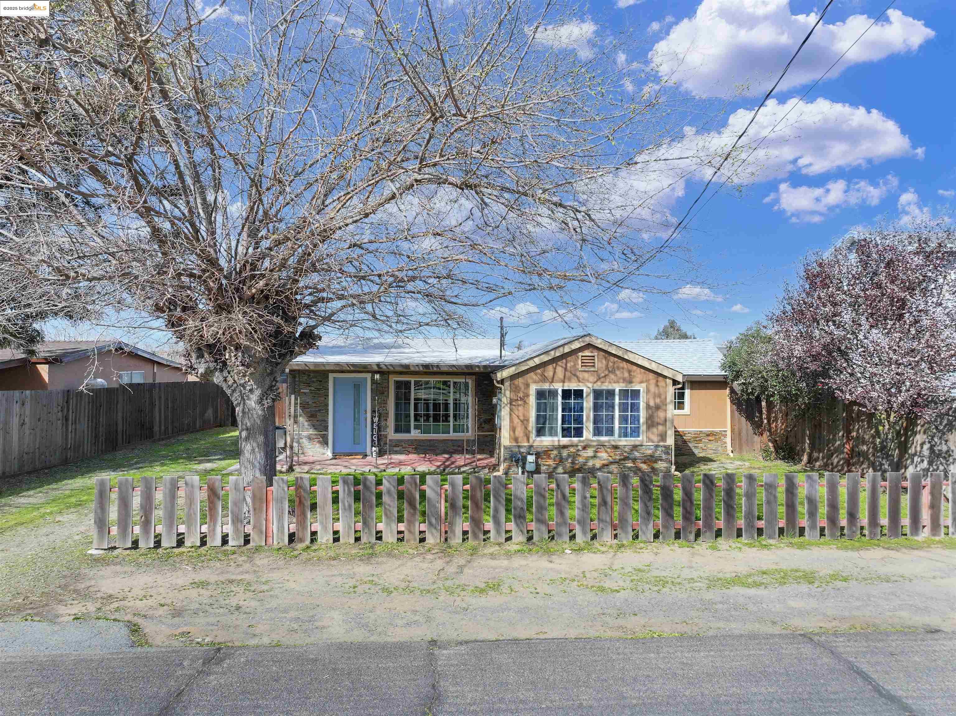 140 E Sims Rd