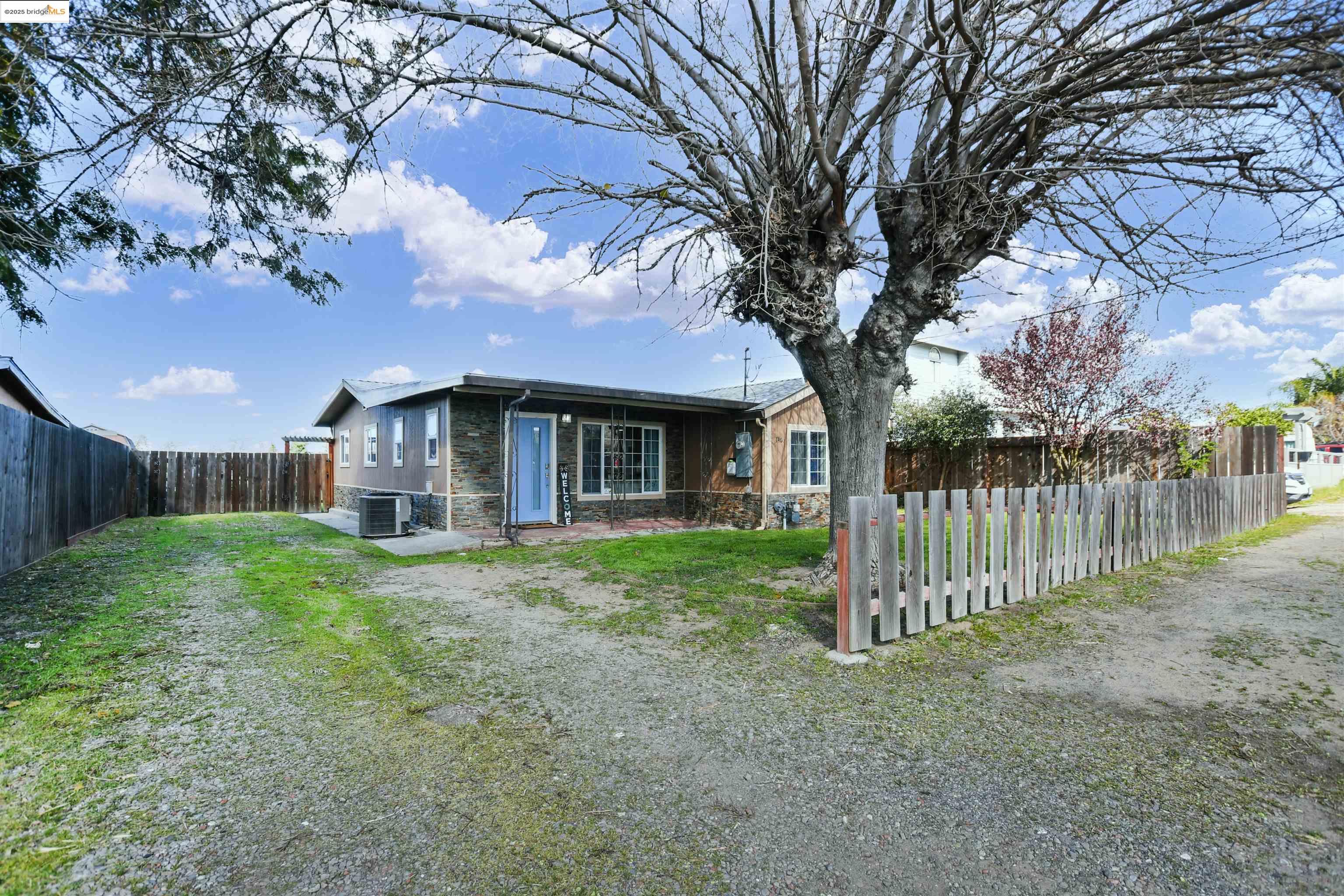 140 E Sims Rd