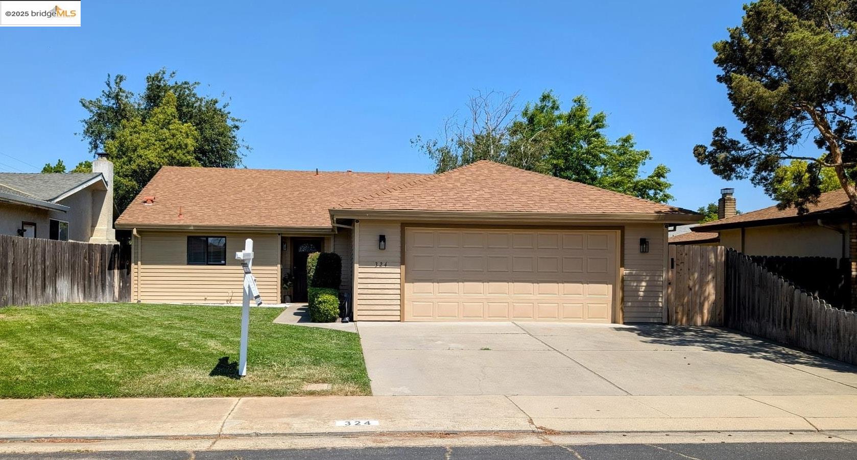324 Lassen DR