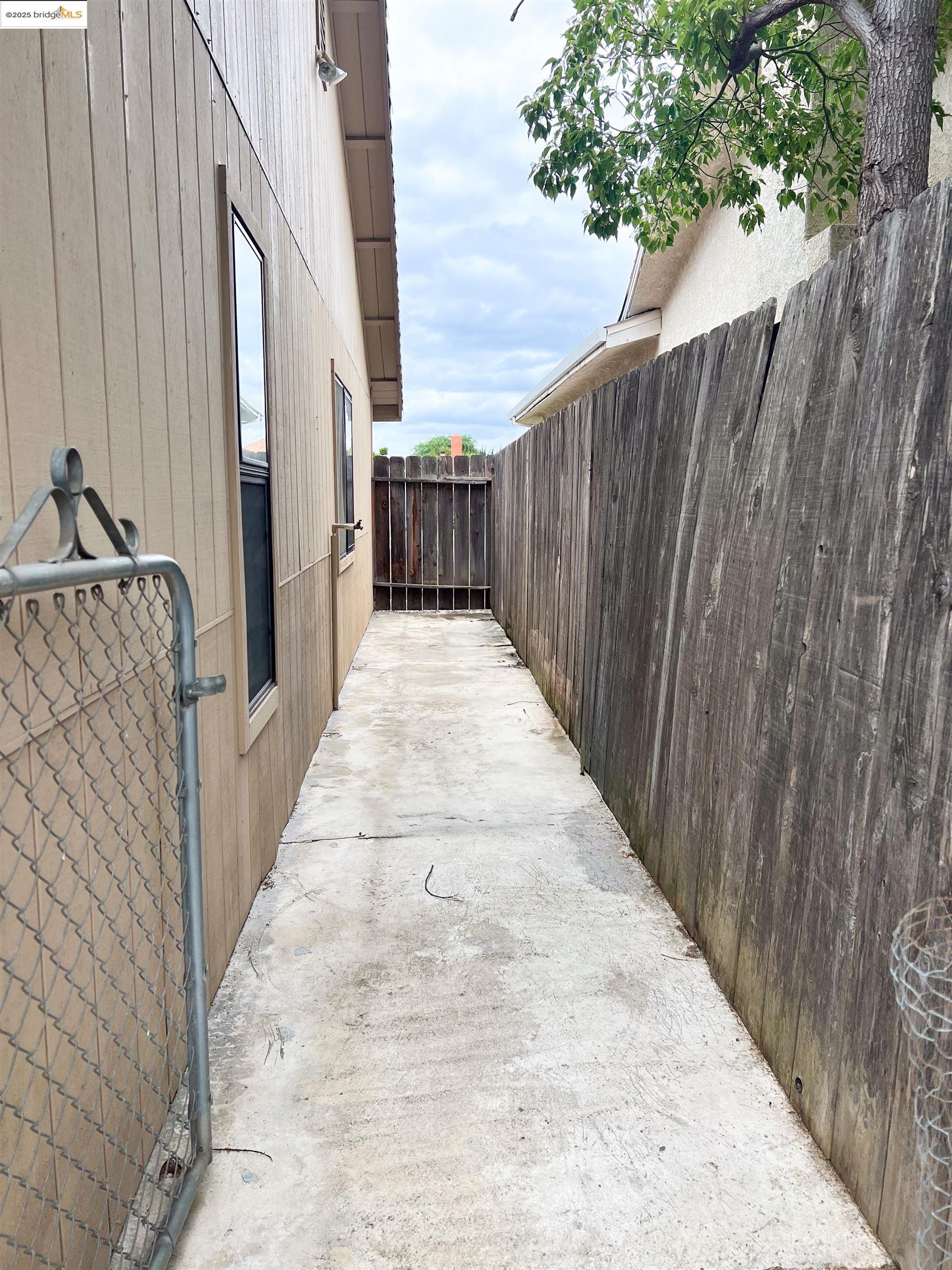 324 Lassen DR
