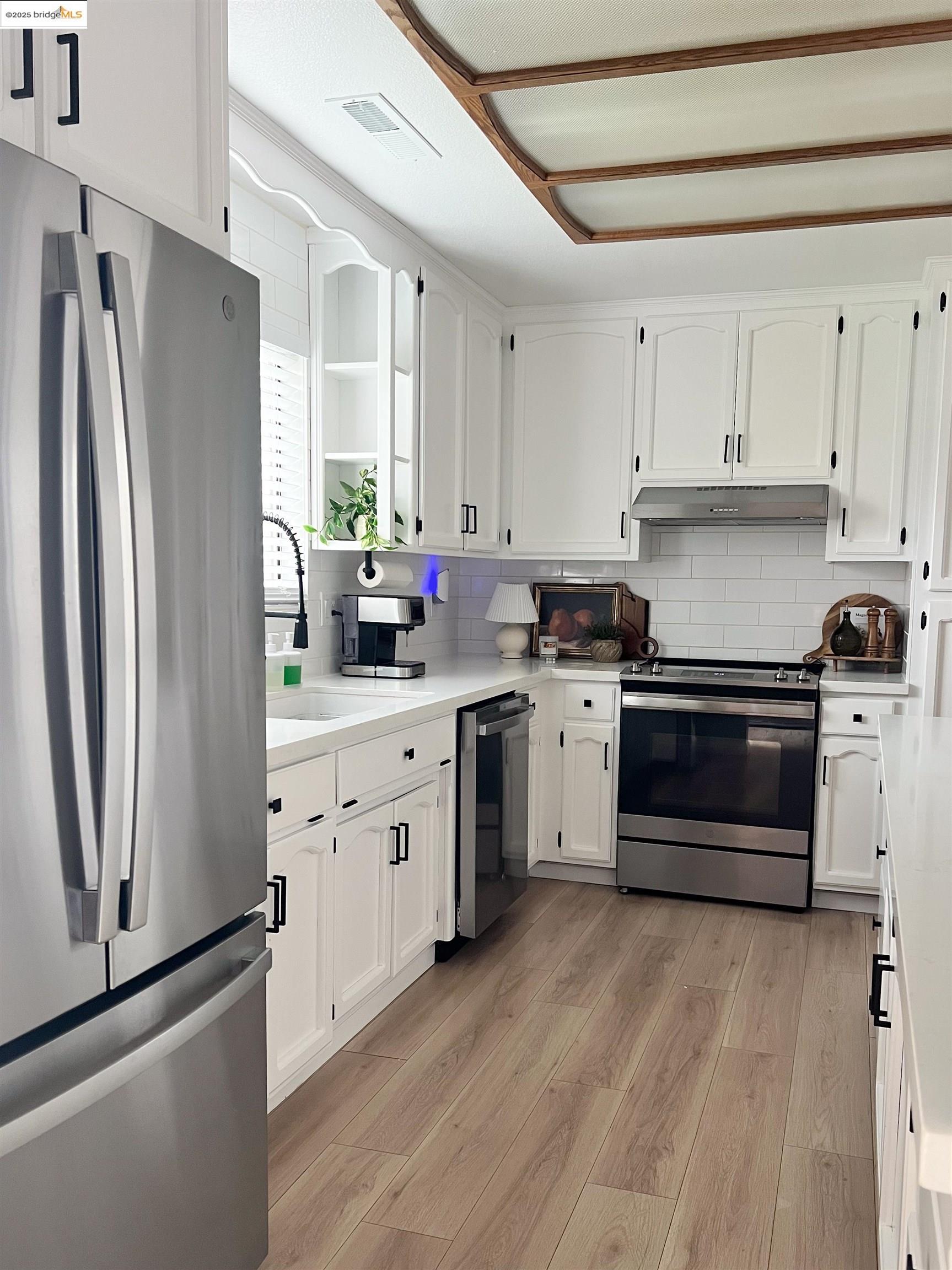 324 Lassen DR