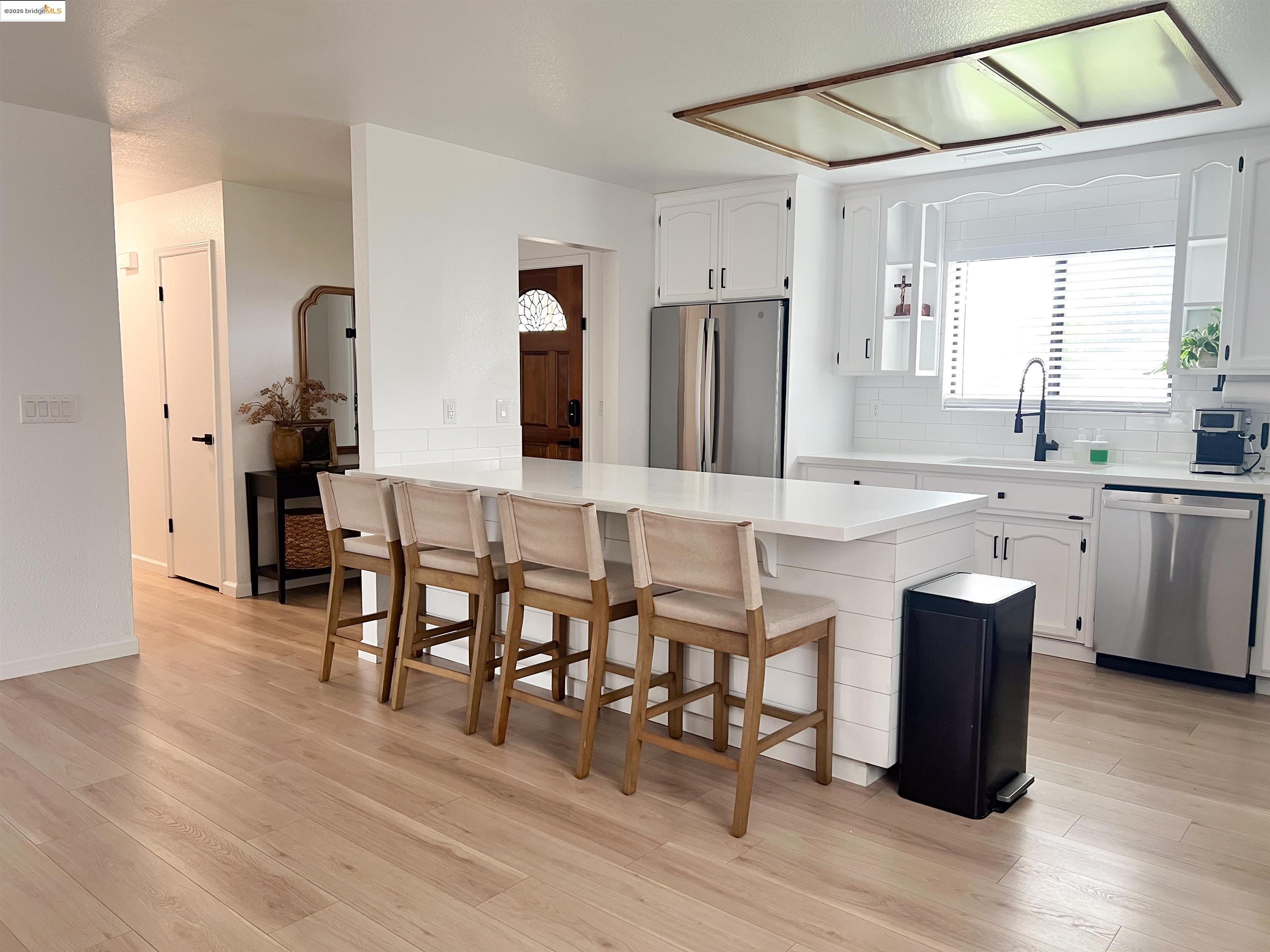 324 Lassen DR
