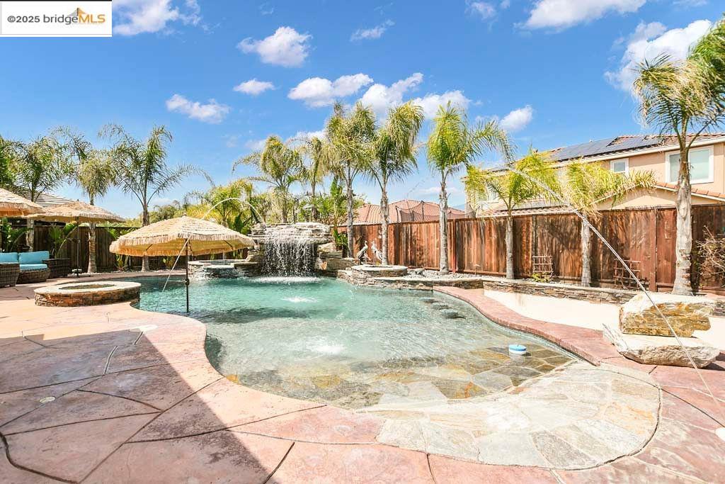 8065 Westport Circle