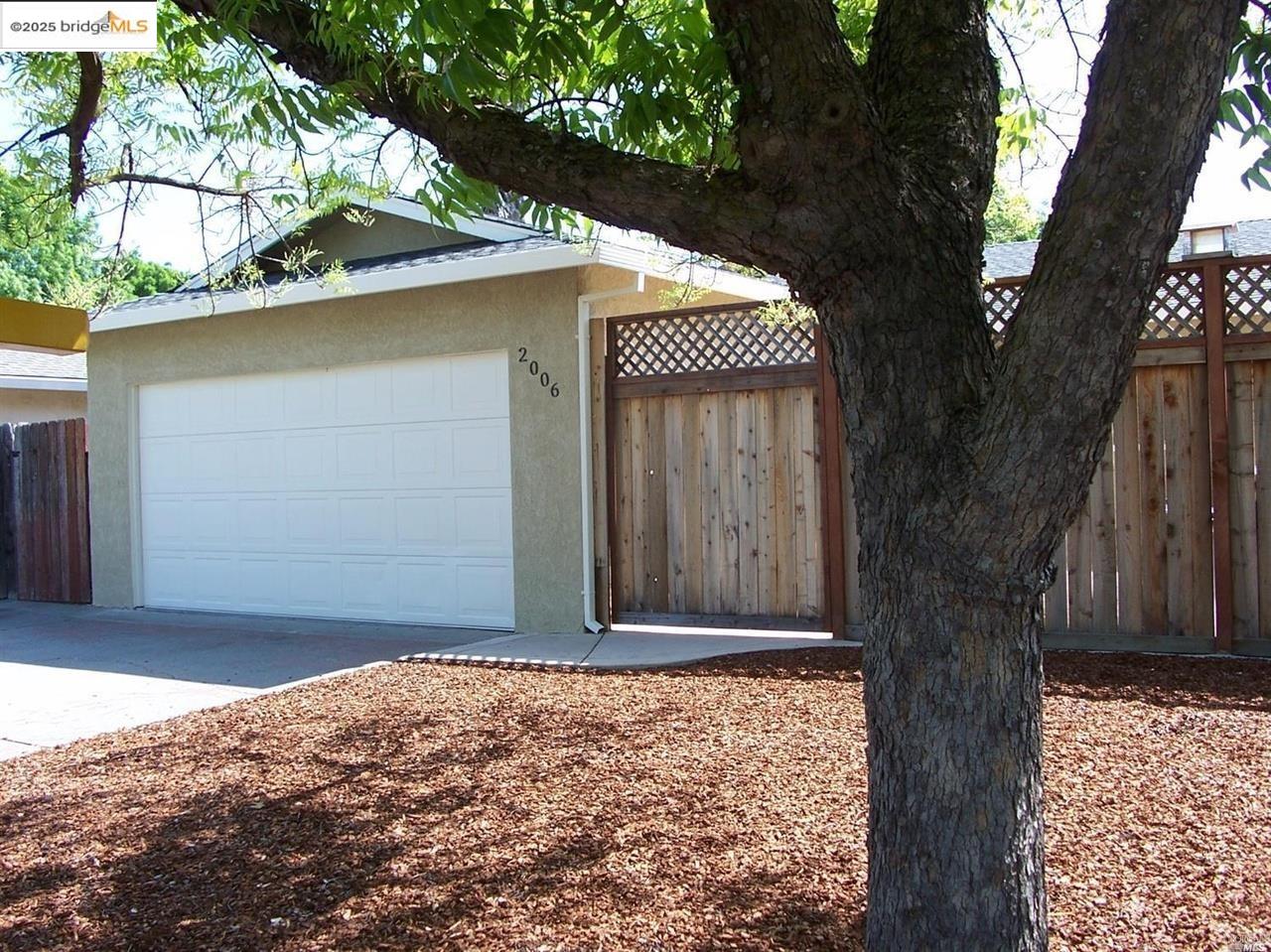 2006 Robin Dr