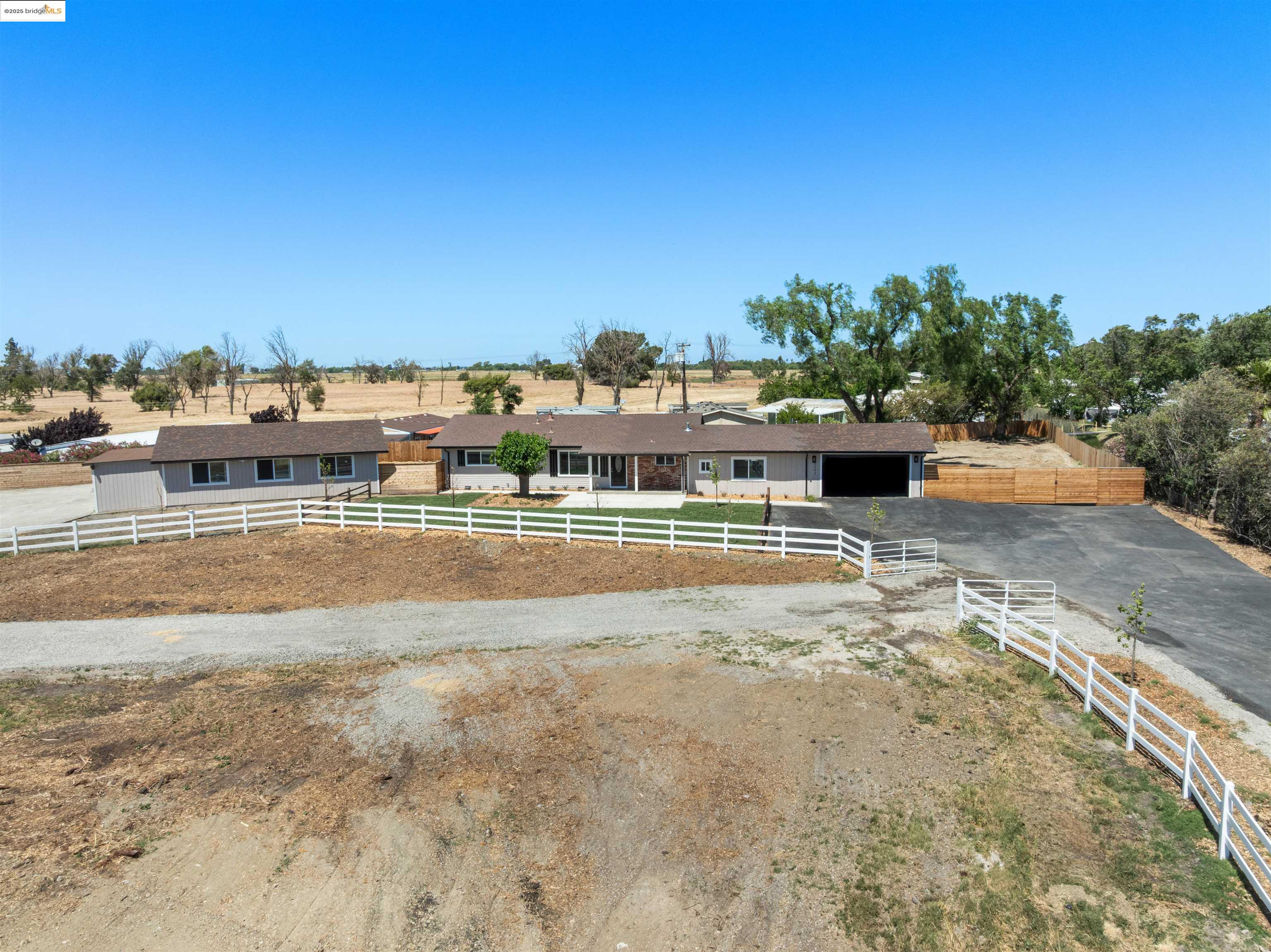 3393 Gateway Rd