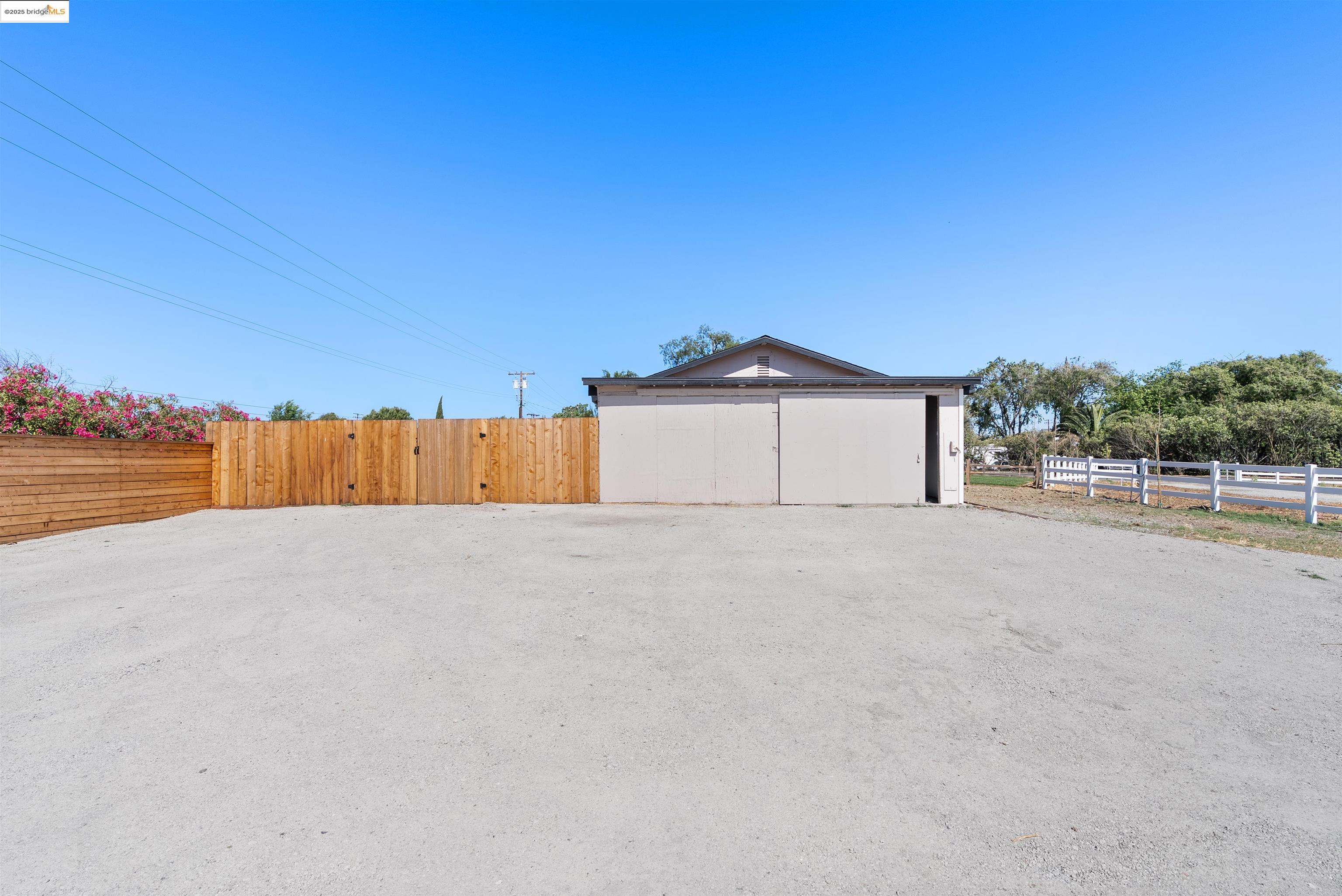 3393 Gateway Rd