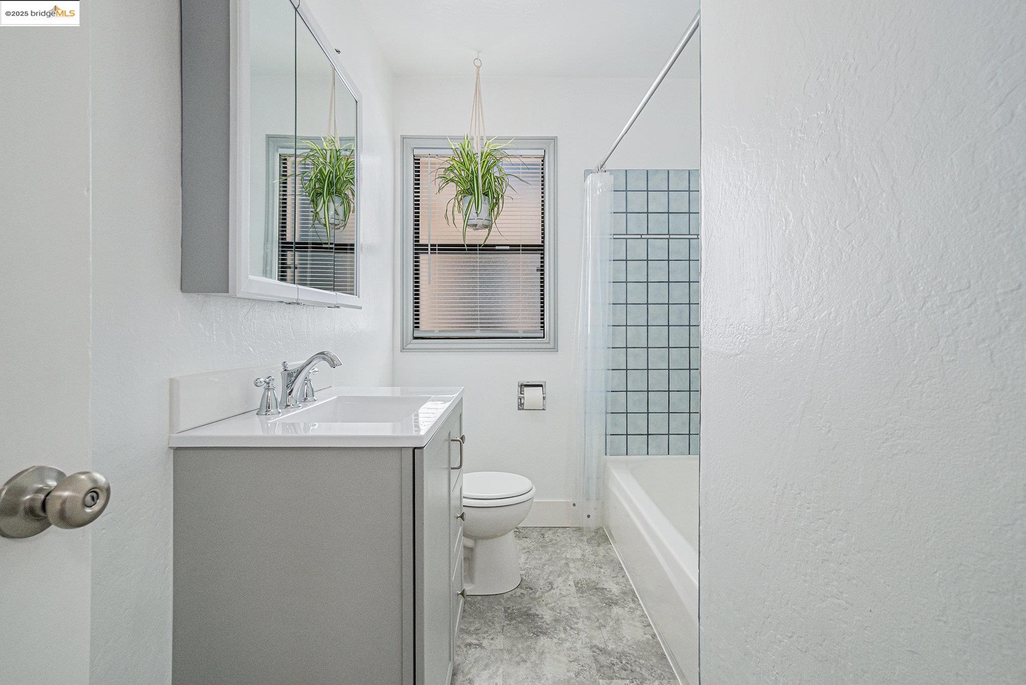 315 W Madill St