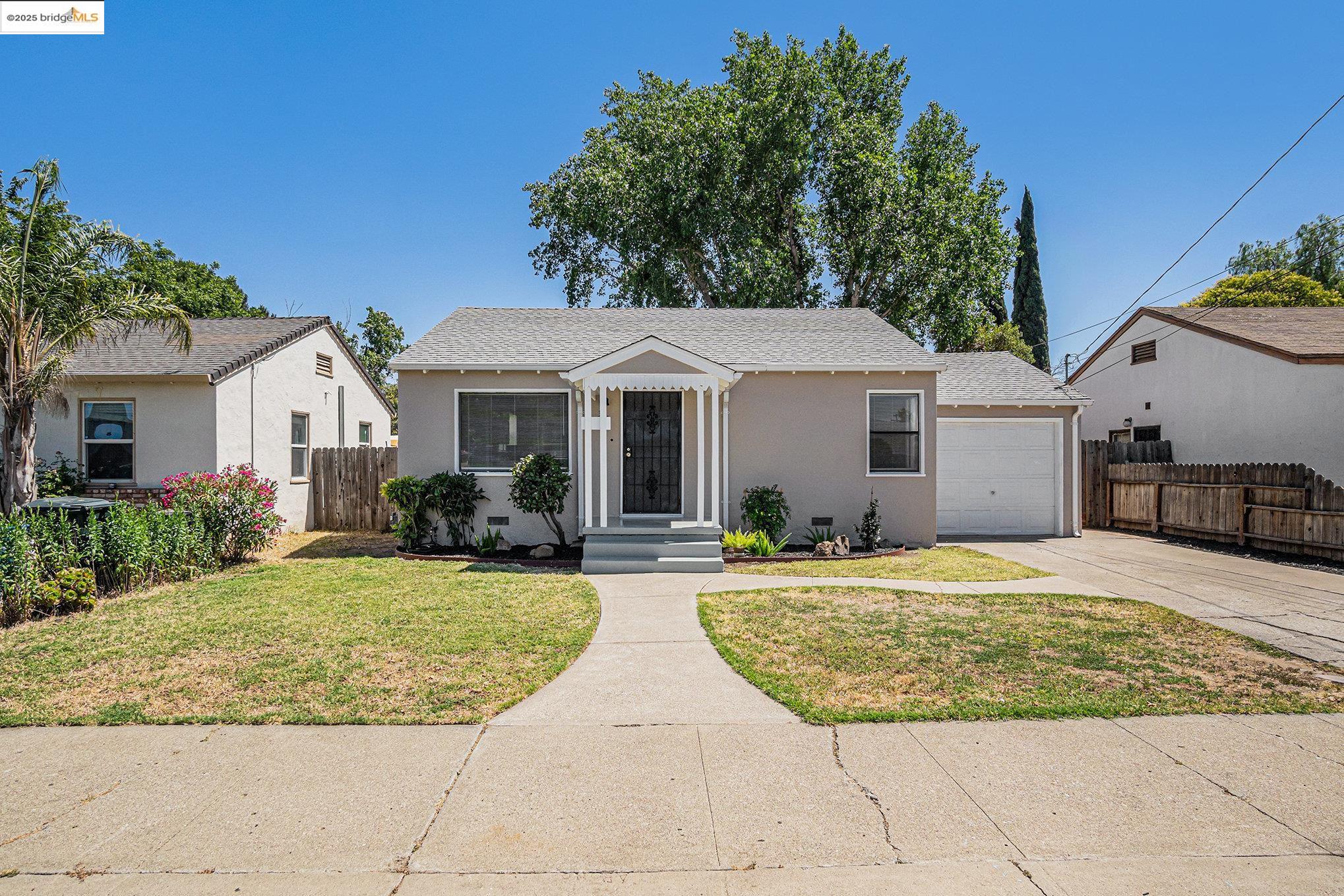 315 W Madill St