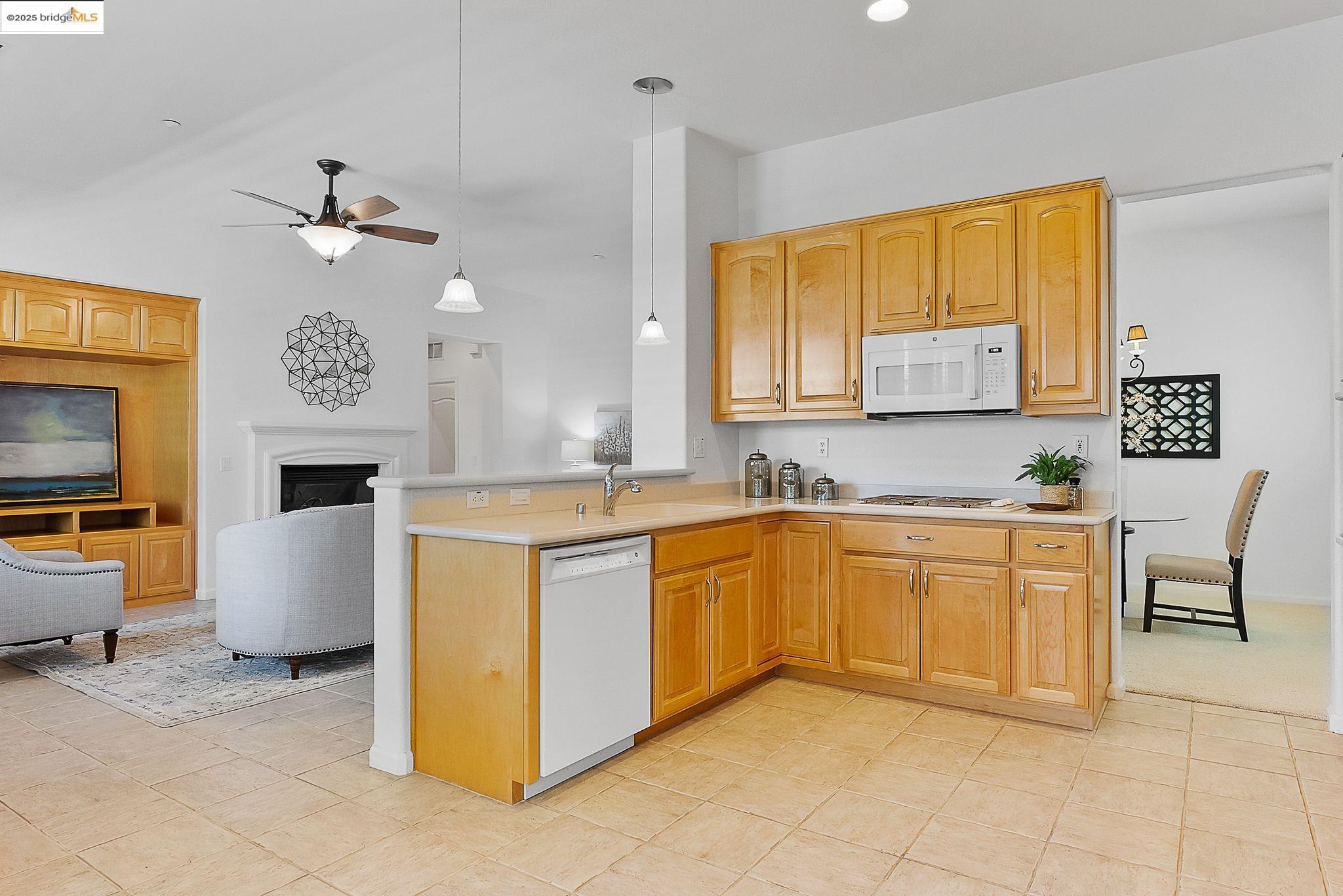 551 Quindell Way