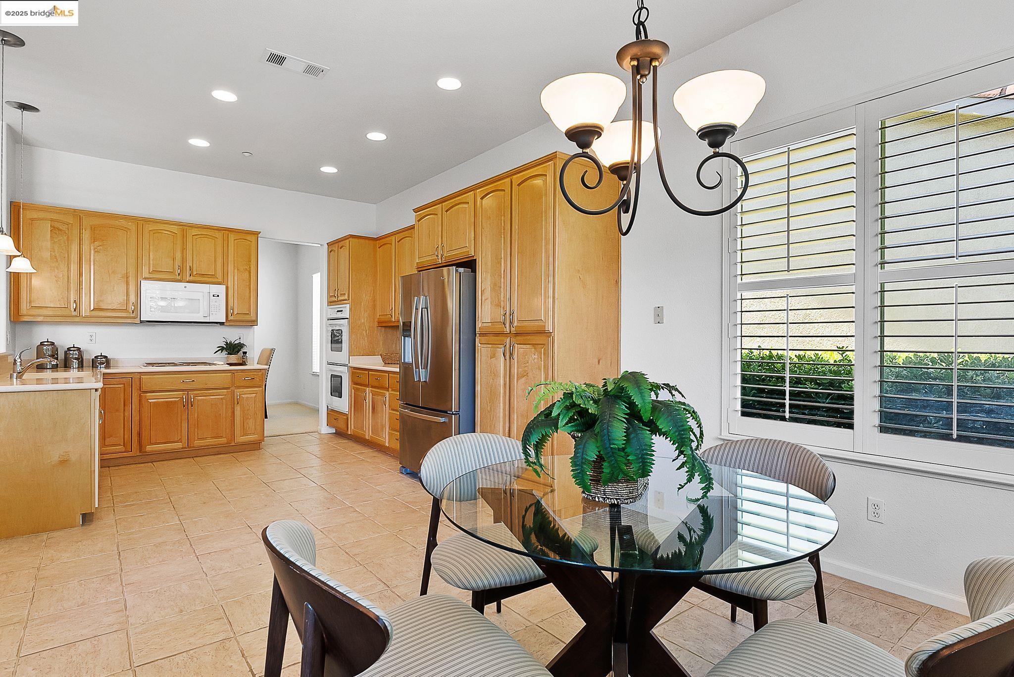 551 Quindell Way