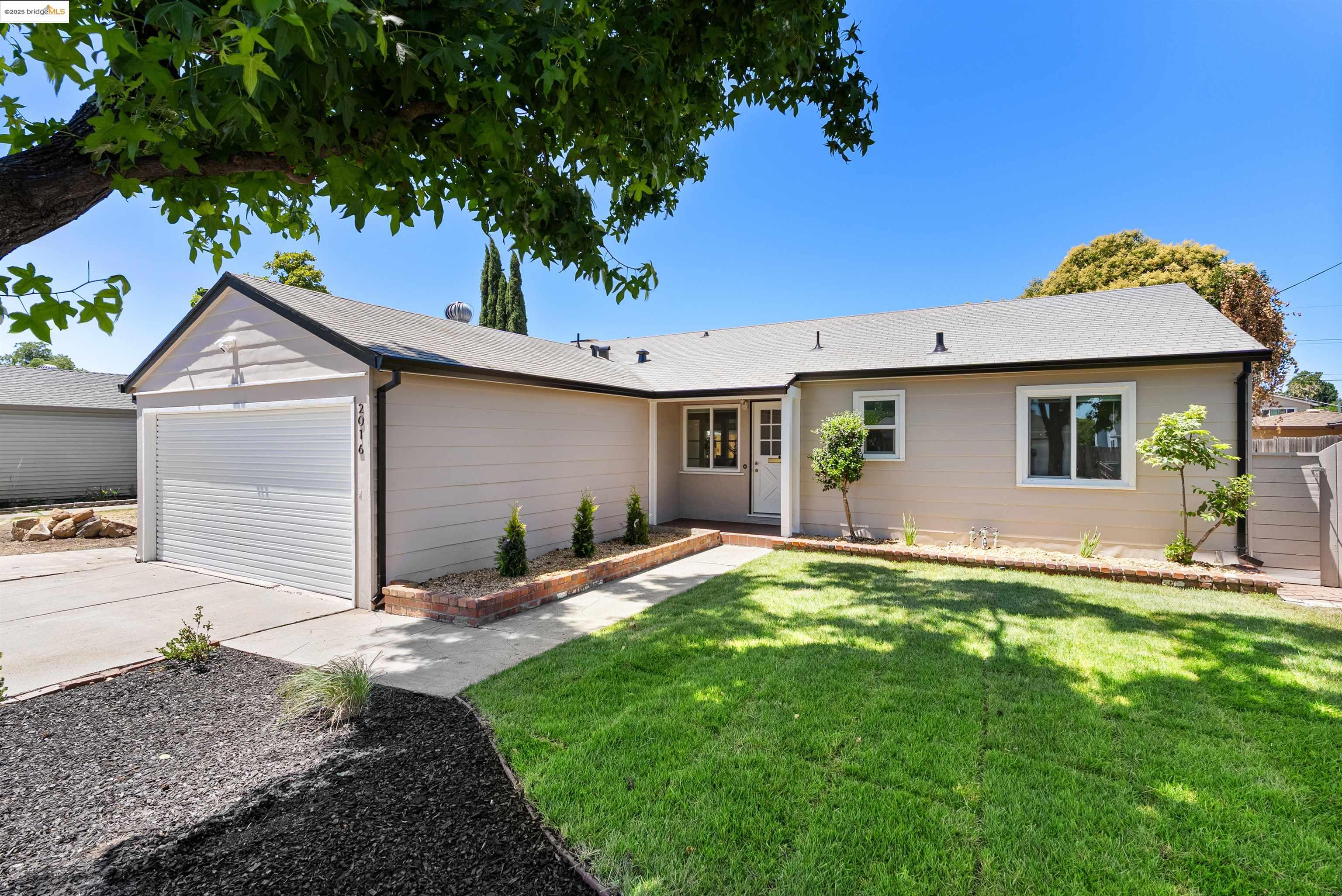 2016 Glenwood Dr