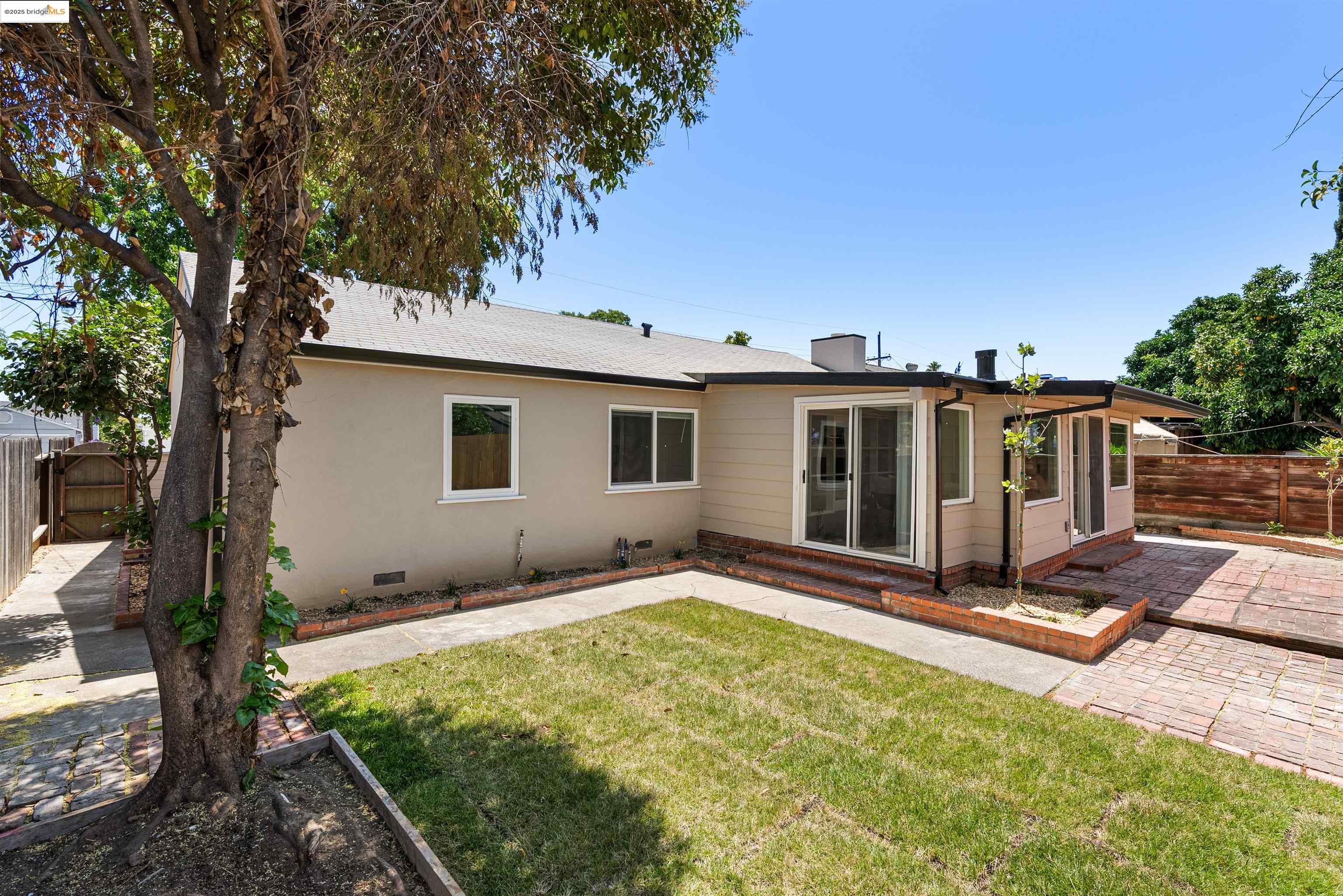 2016 Glenwood Dr