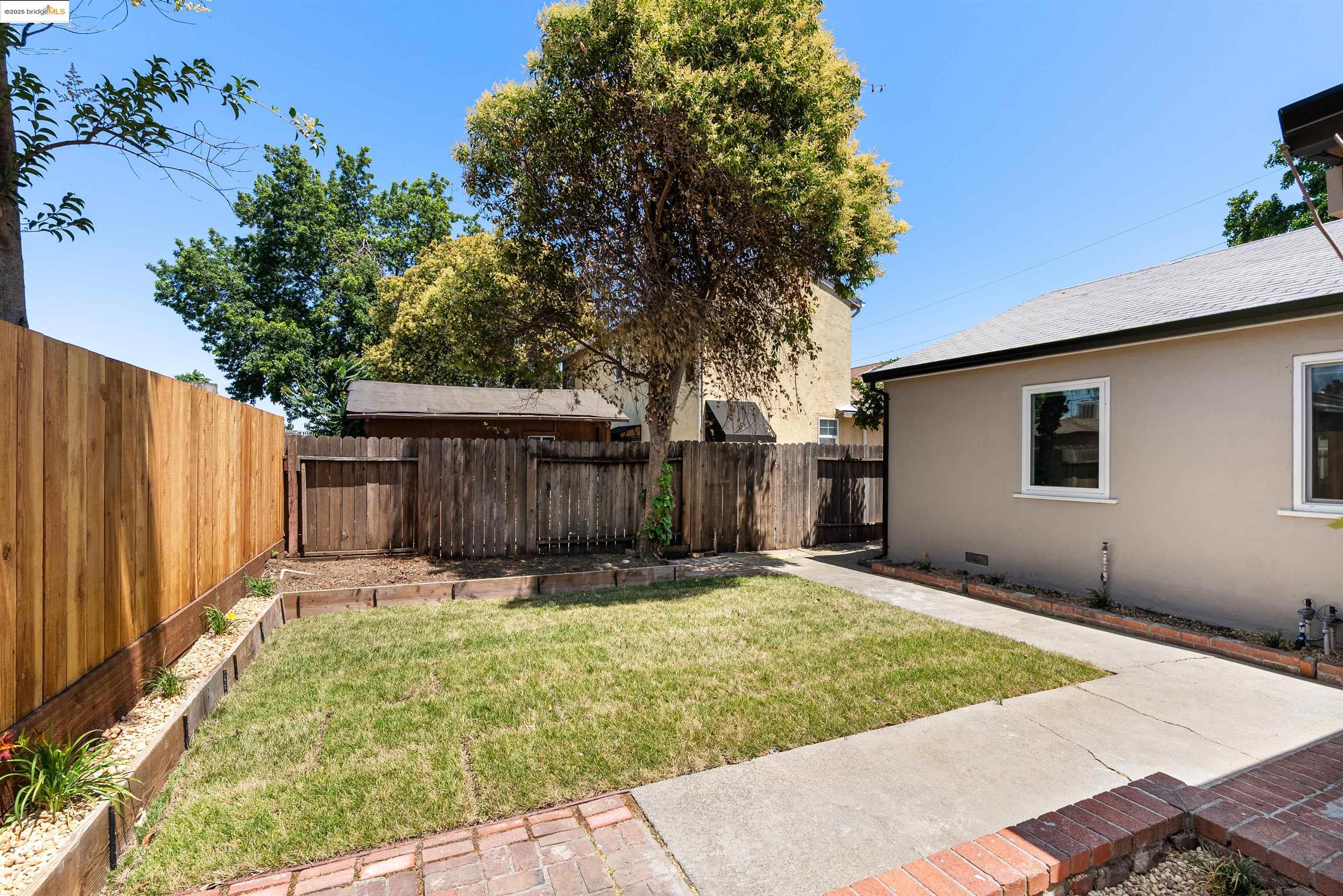 2016 Glenwood Dr