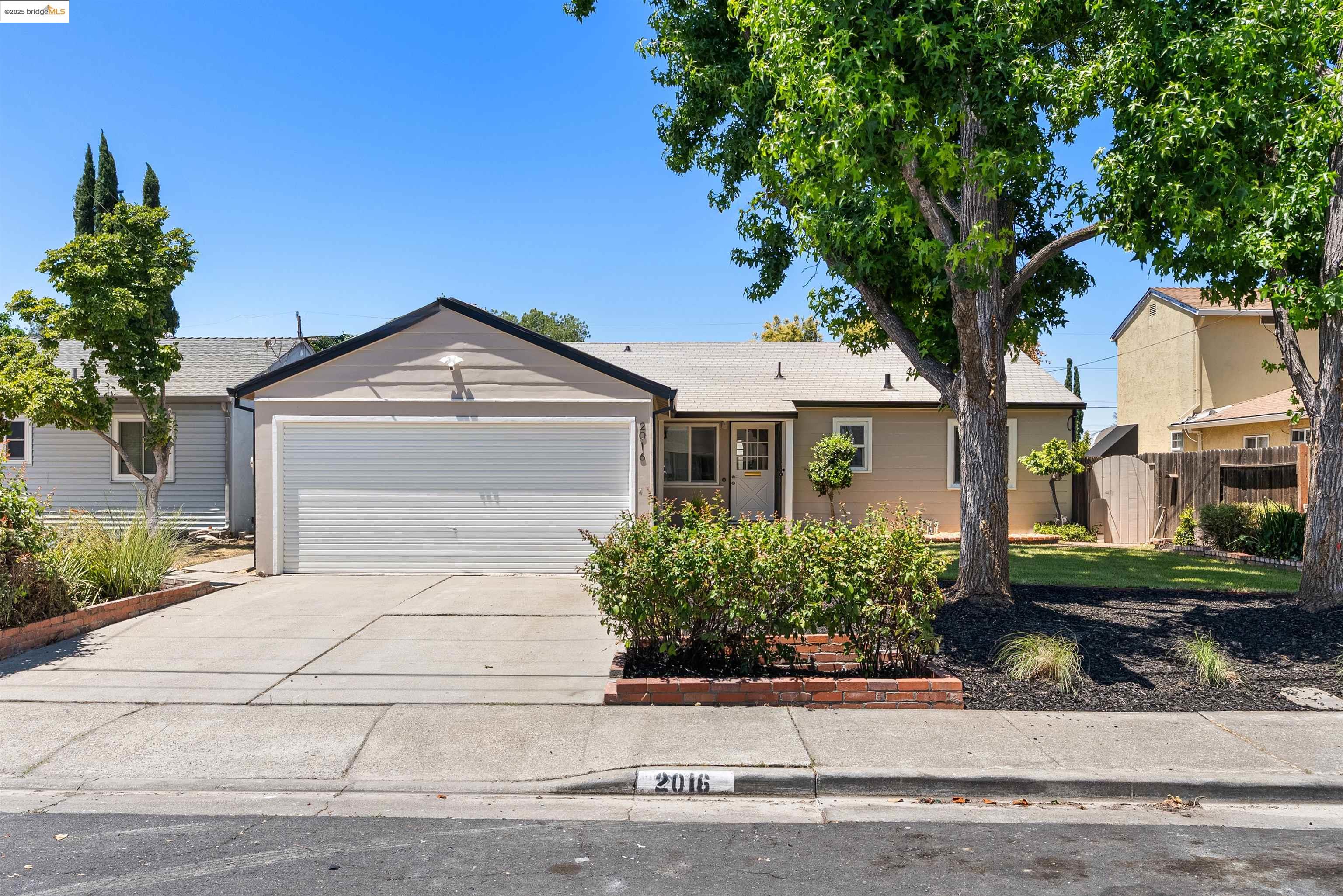 2016 Glenwood Dr