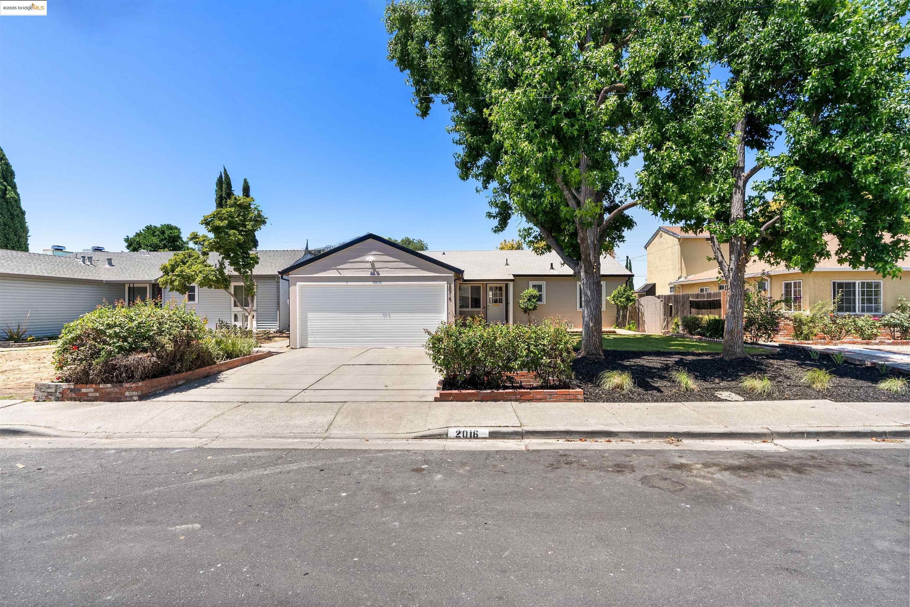 2016 Glenwood Dr