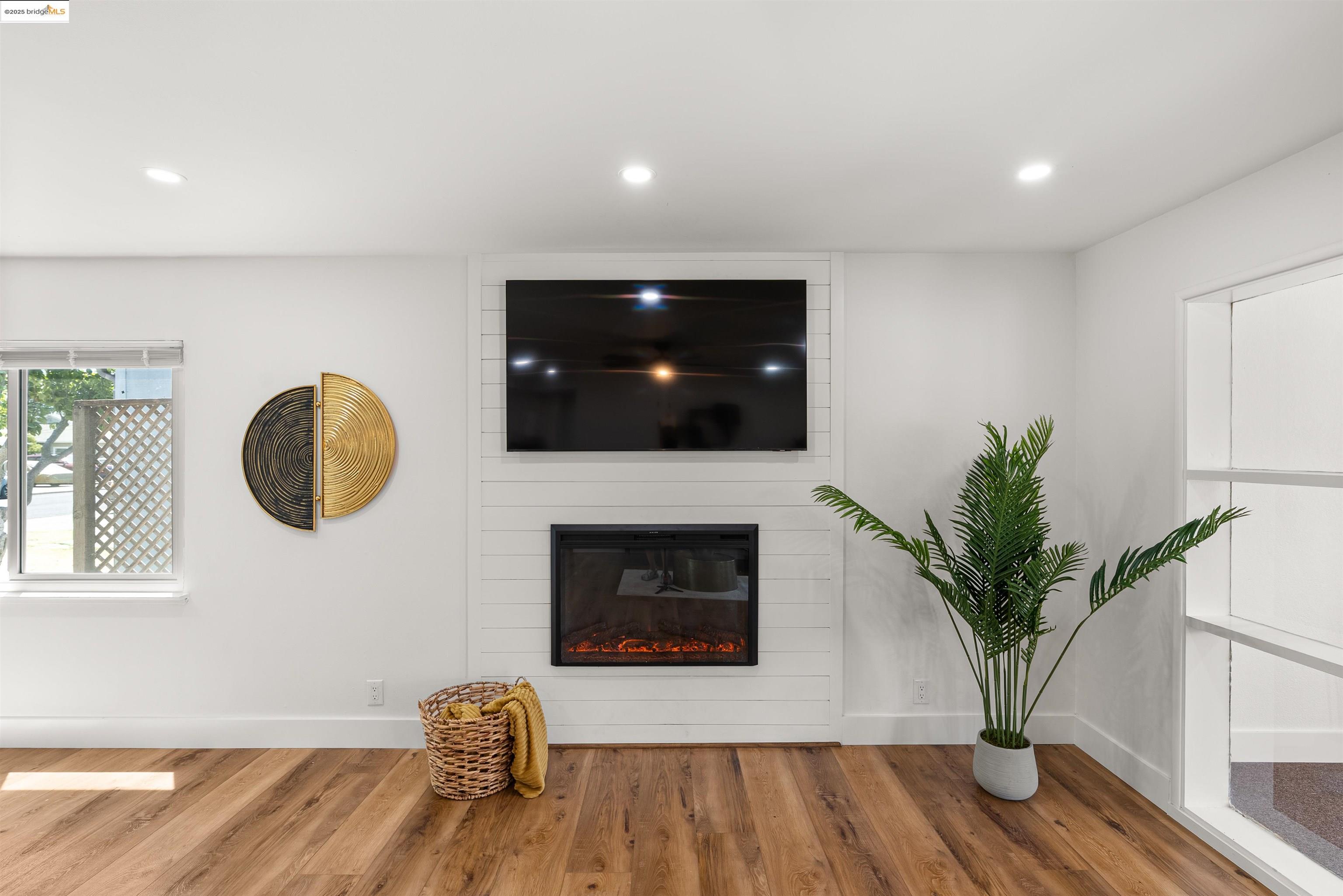 2016 Glenwood Dr