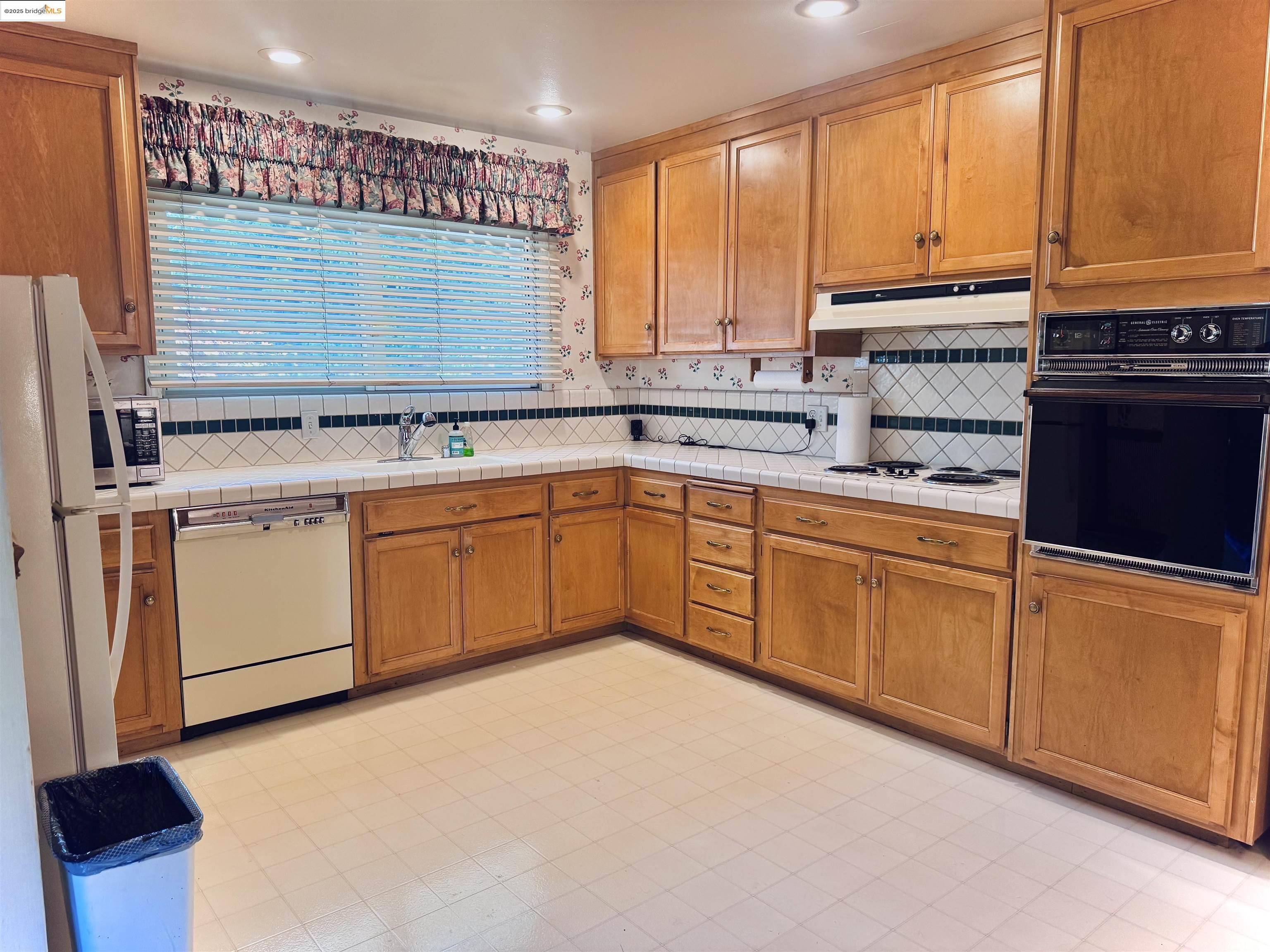 4023 Roland Dr