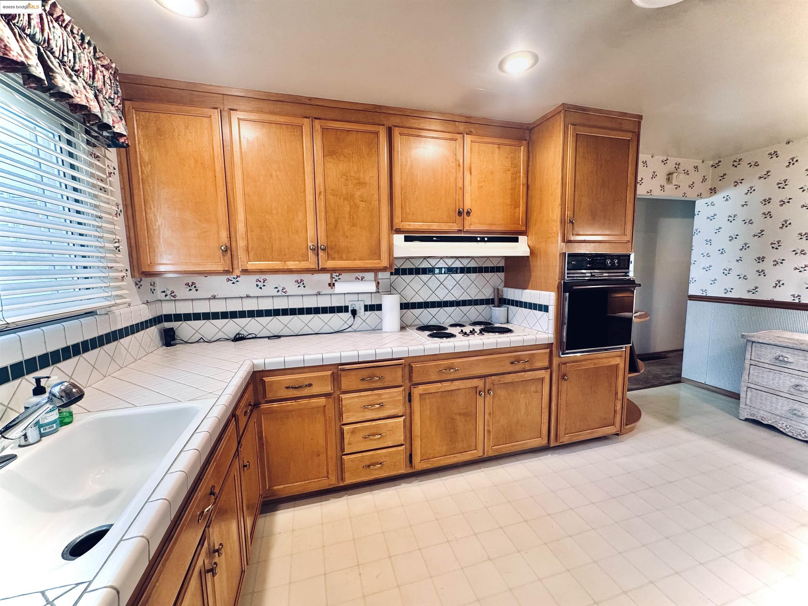 4023 Roland Dr