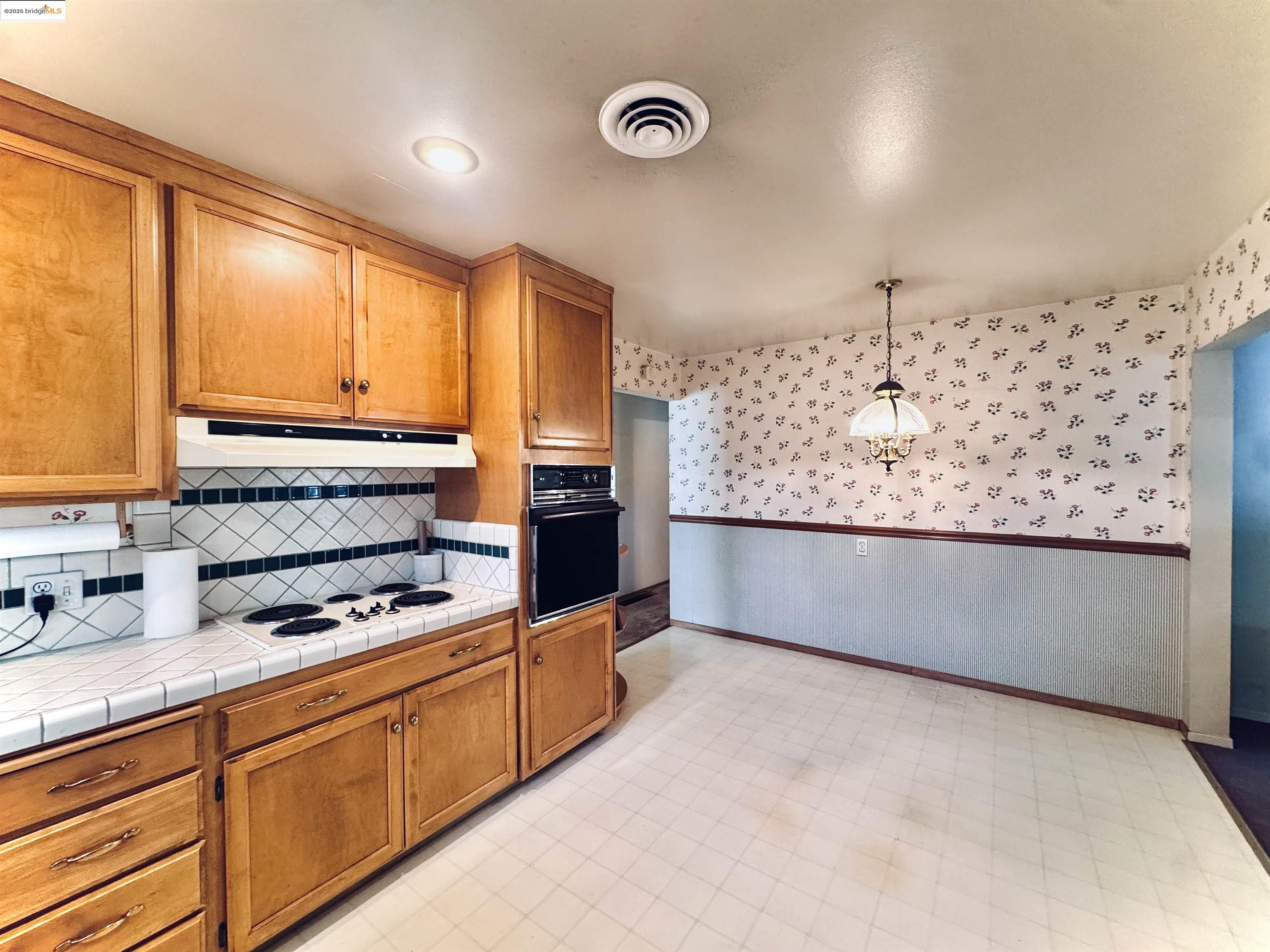 4023 Roland Dr