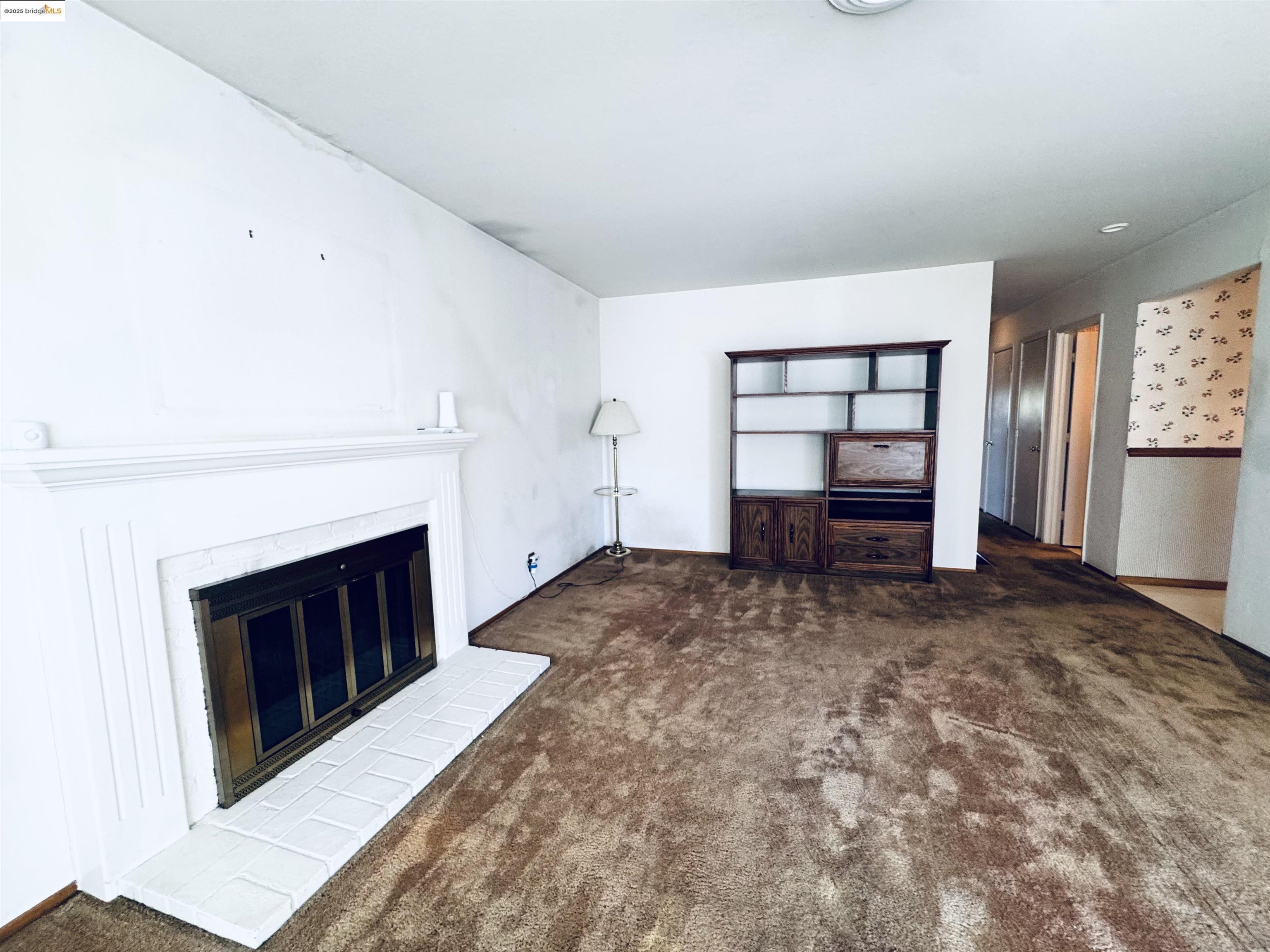 4023 Roland Dr