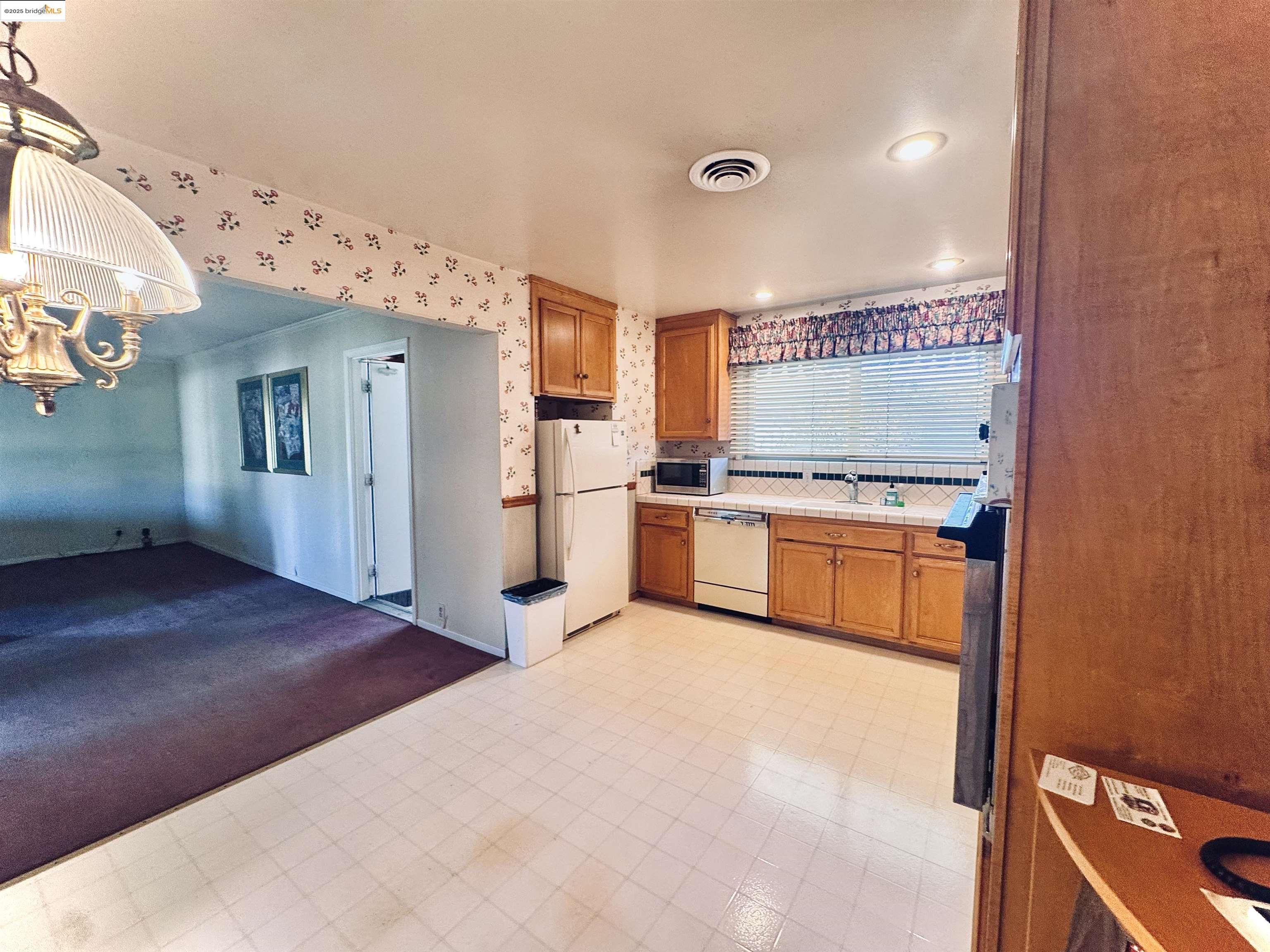 4023 Roland Dr