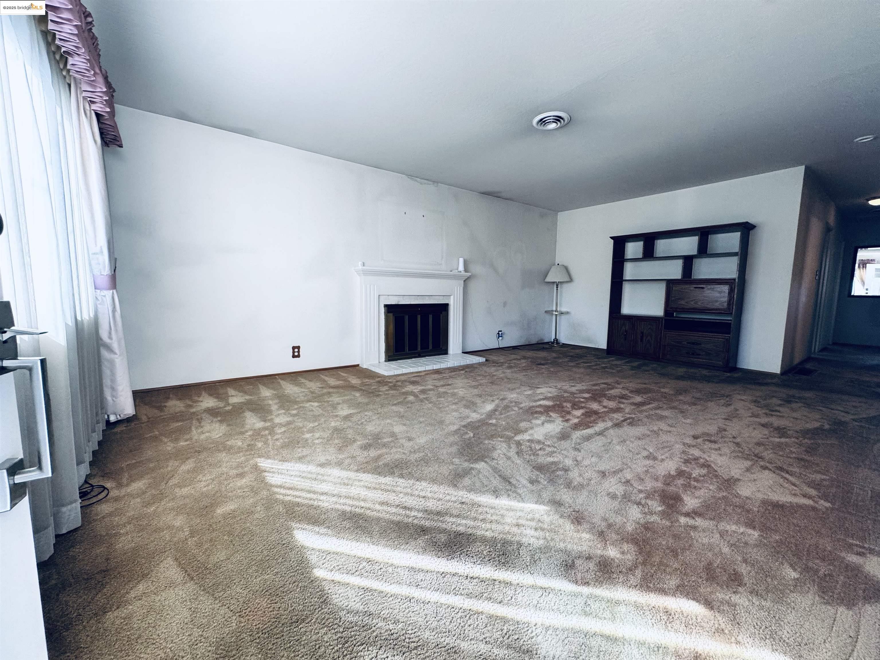 4023 Roland Dr
