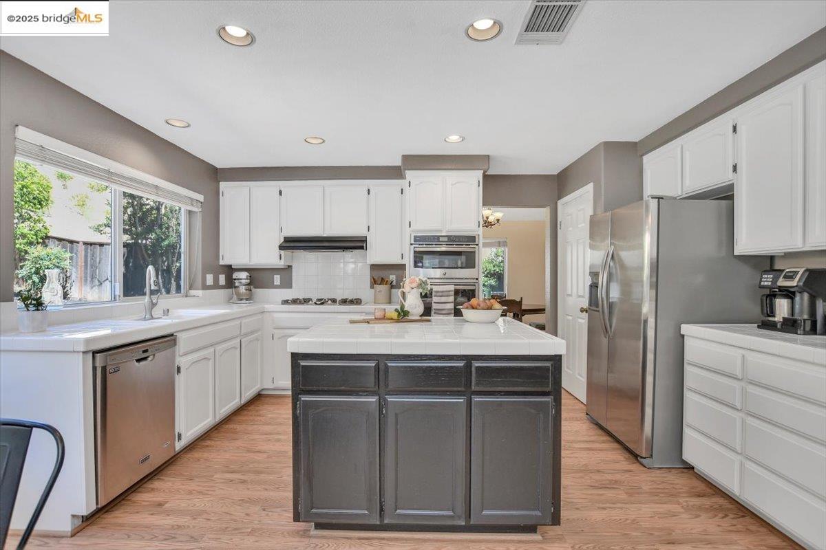 4011 Folsom Dr