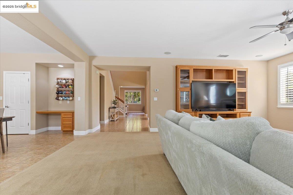1273 Poplar Dr