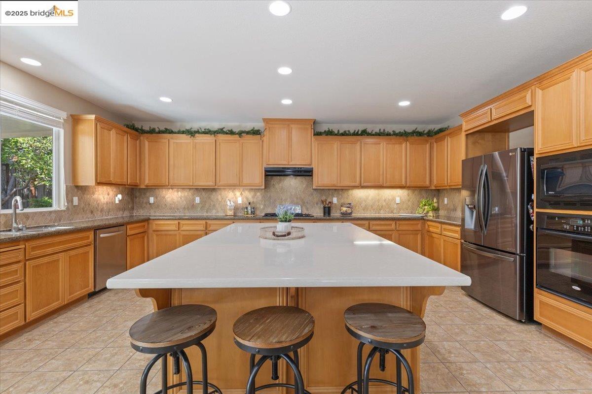 1273 Poplar Dr