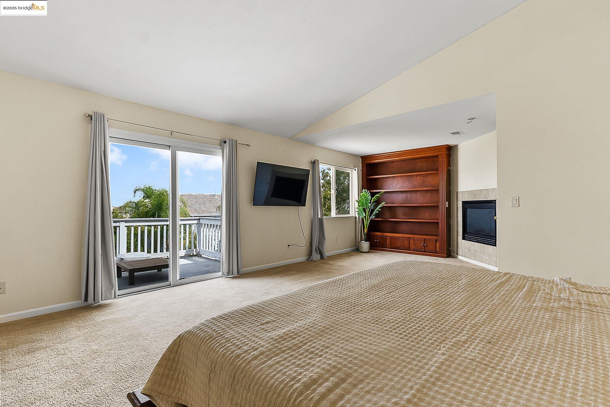 2393 Fieldgate Dr
