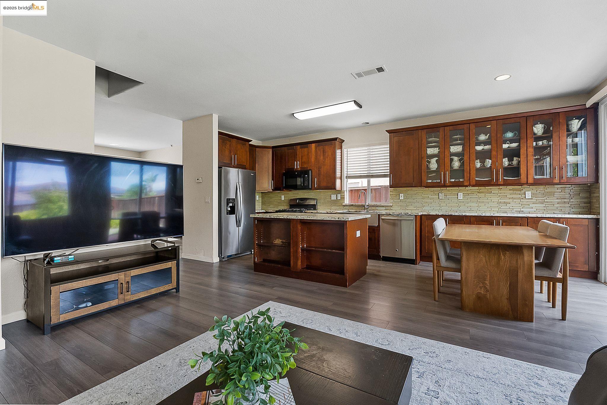 2393 Fieldgate Dr