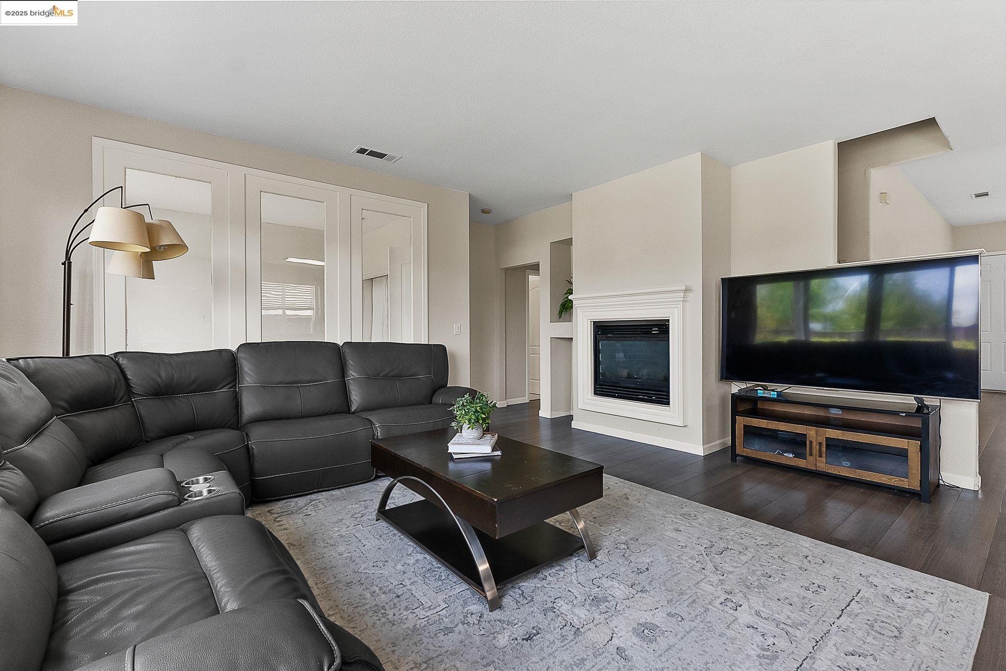 2393 Fieldgate Dr